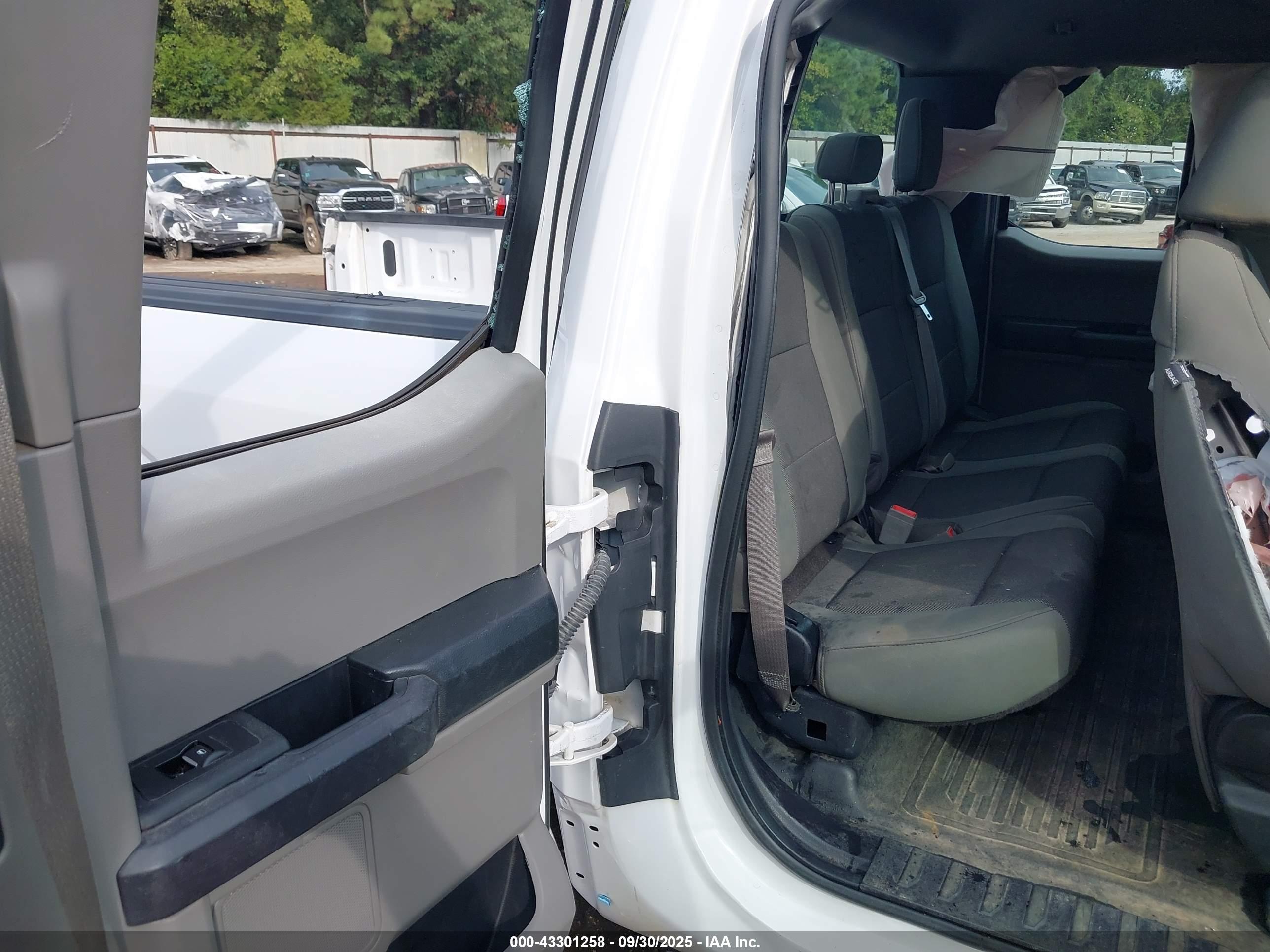 FORD F-150 image 8
