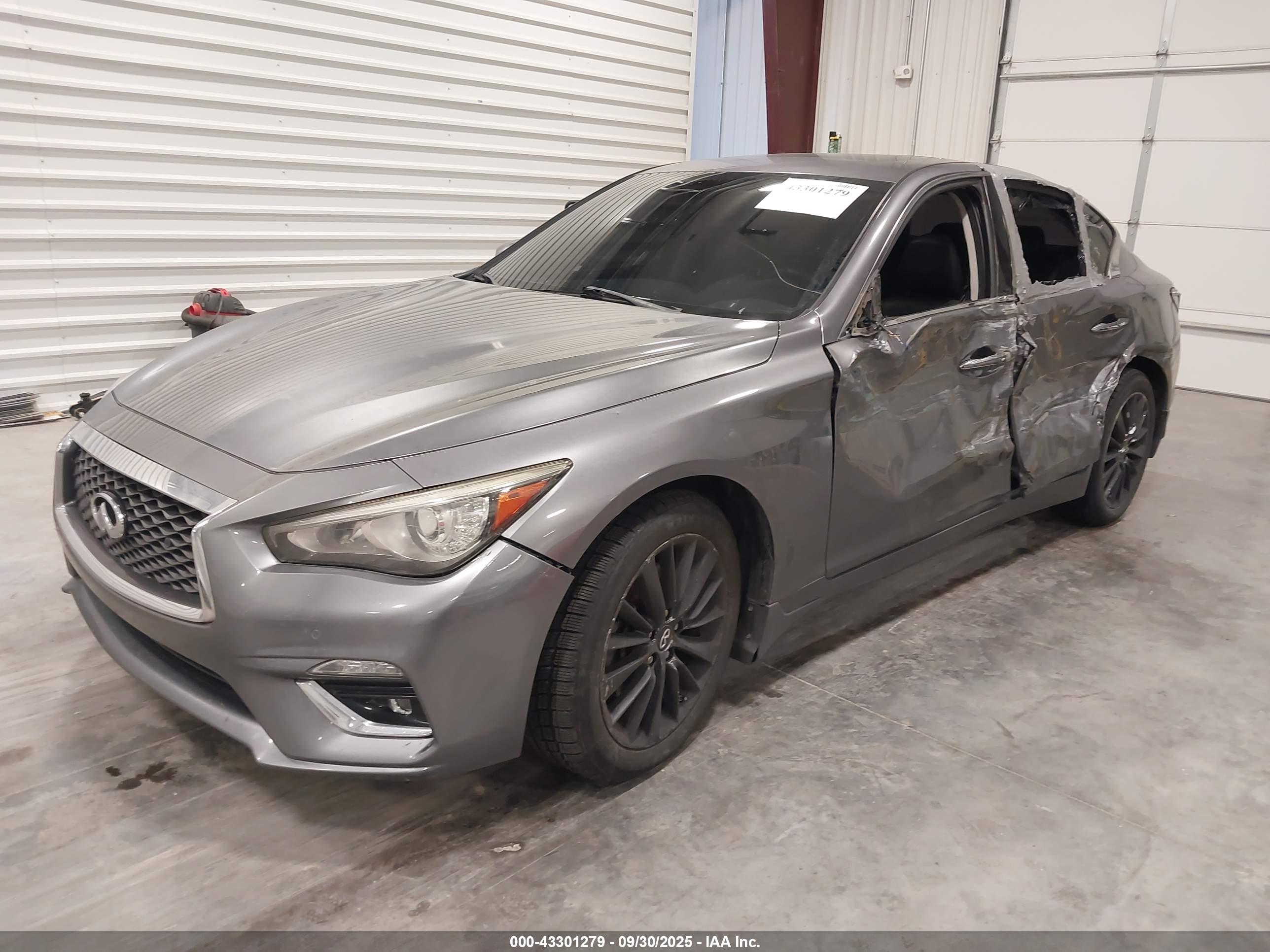 INFINITI Q50 image 2