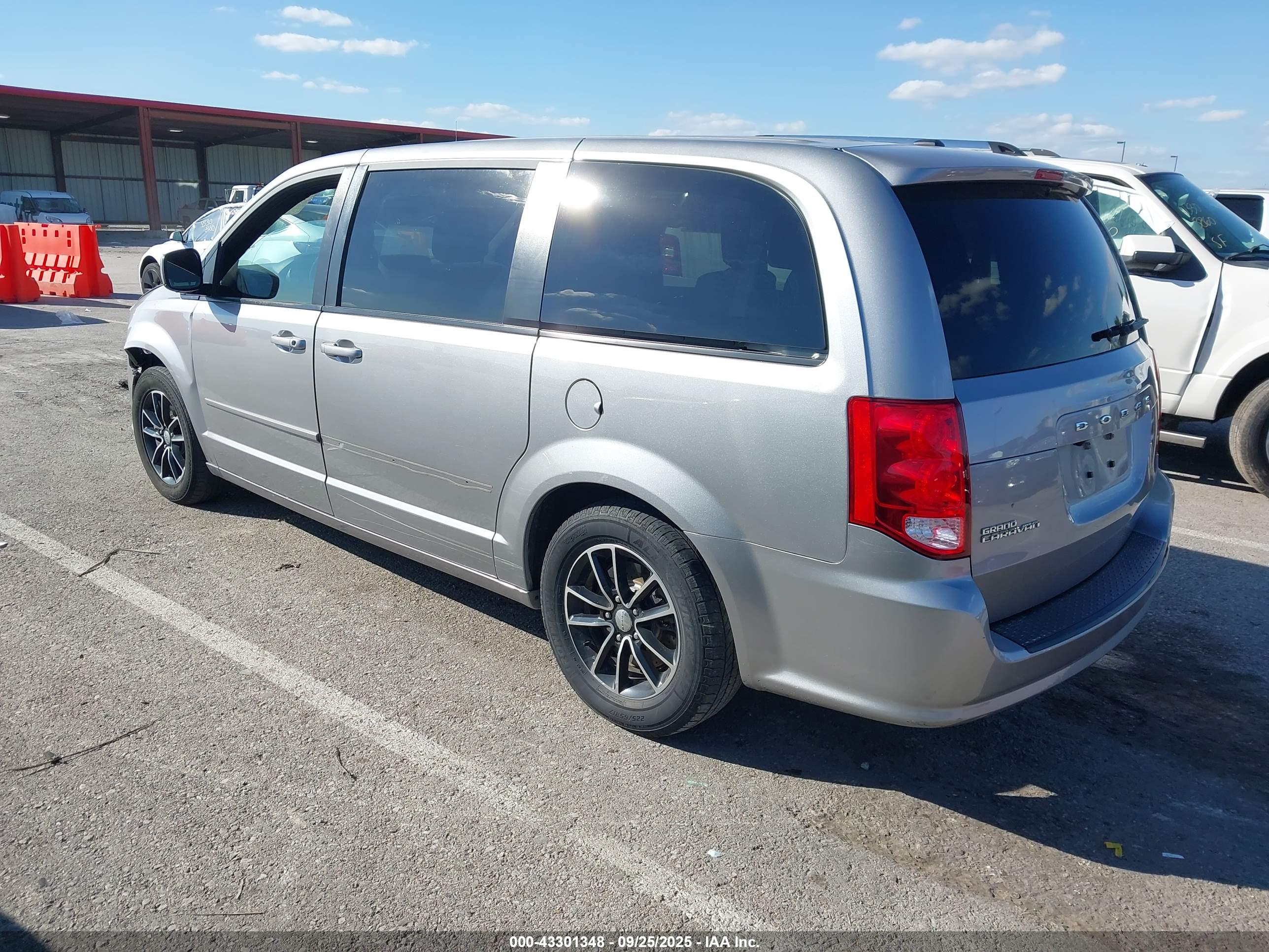 DODGE GRAND image 3