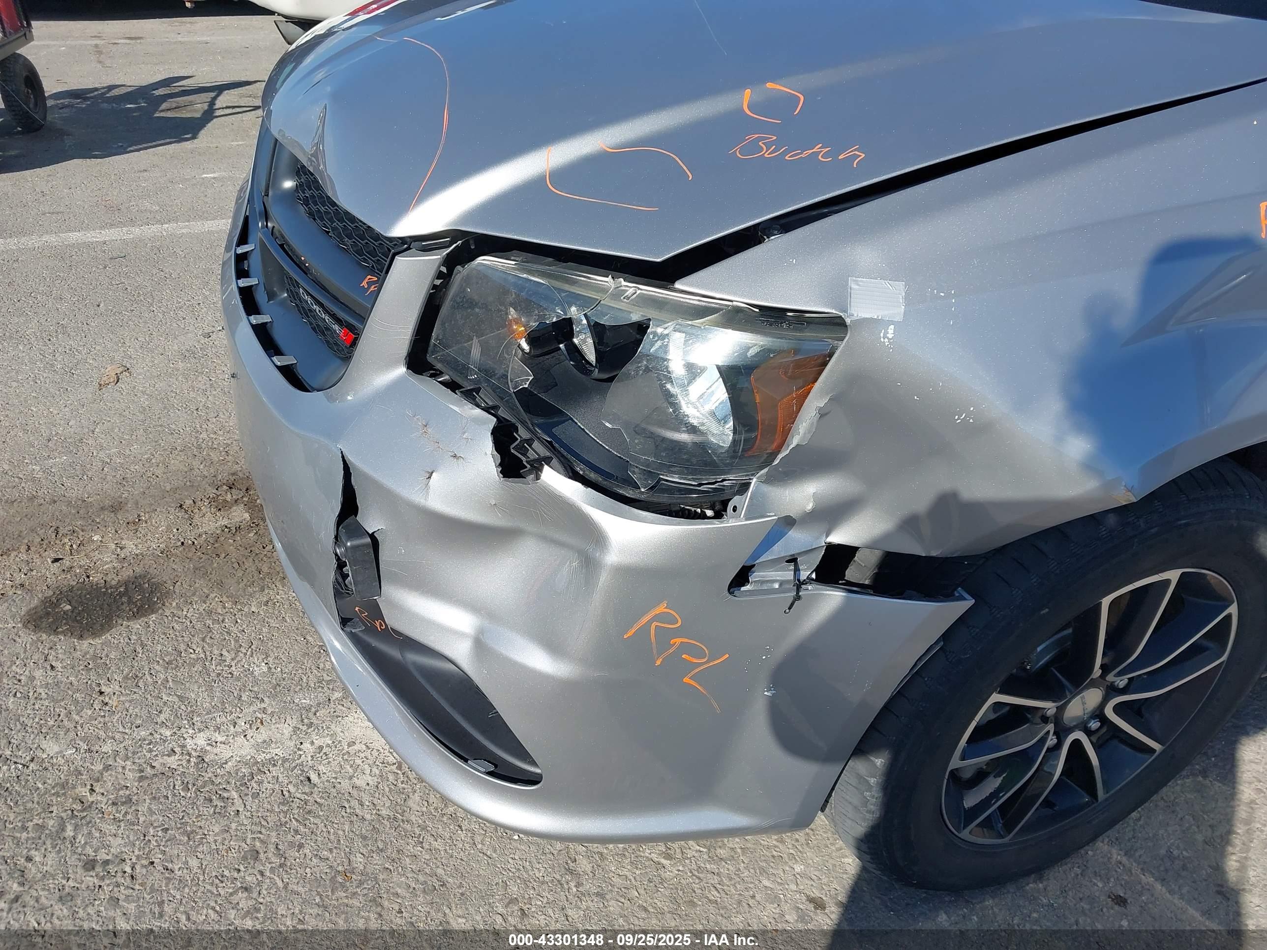 DODGE GRAND image 6