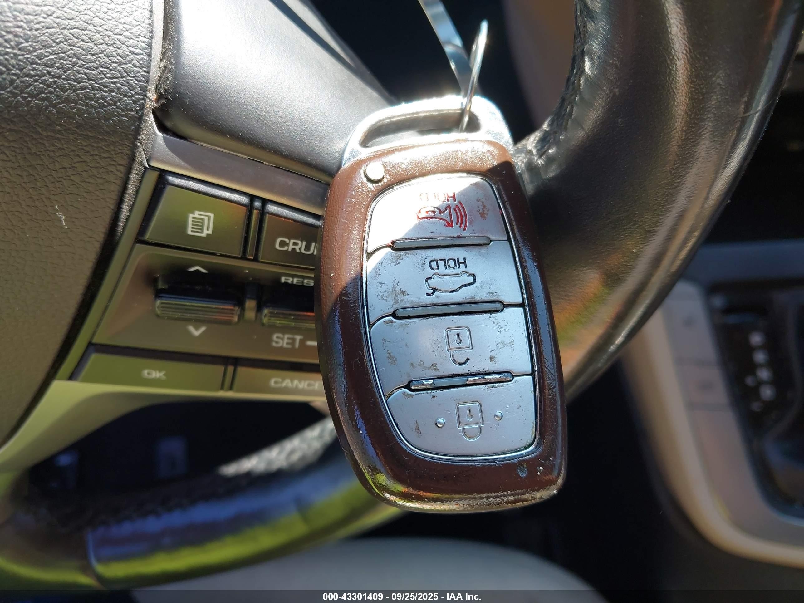HYUNDAI ELANTRA image 11