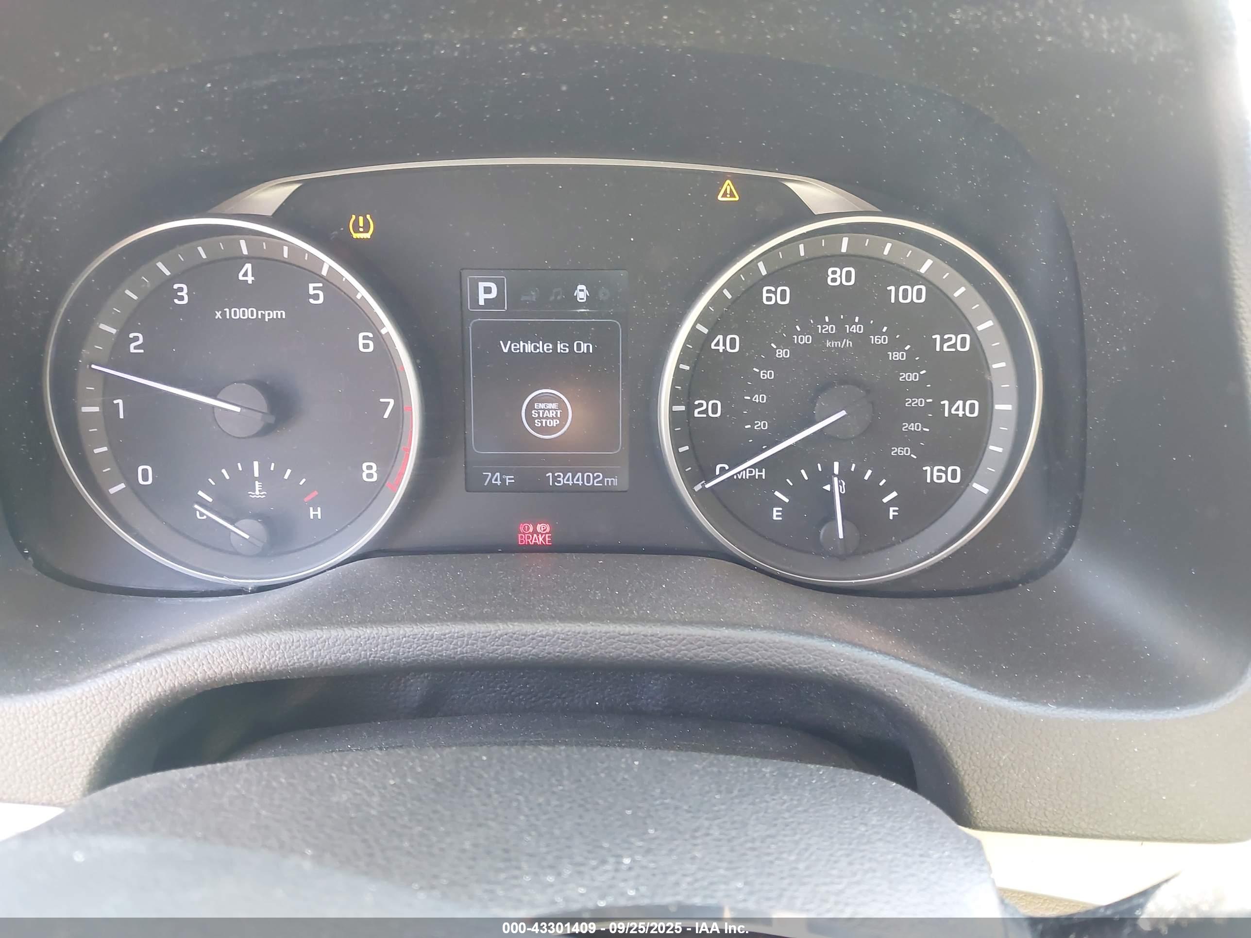 HYUNDAI ELANTRA image 7