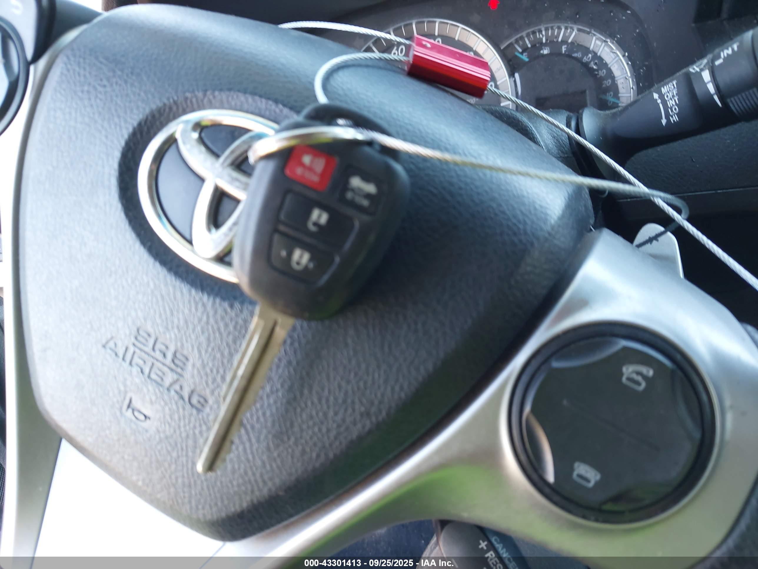 TOYOTA CAMRY image 11