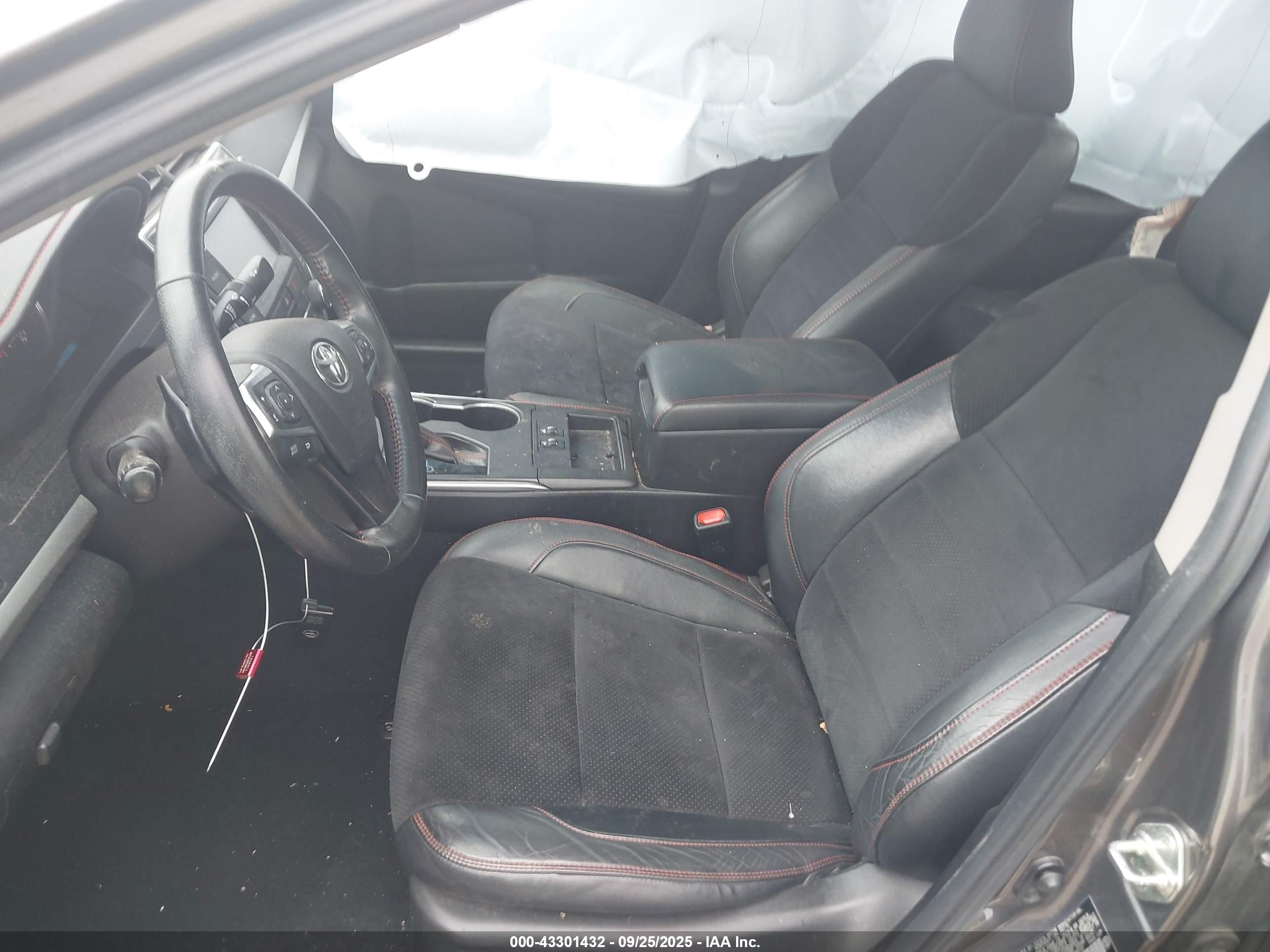 TOYOTA CAMRY image 5