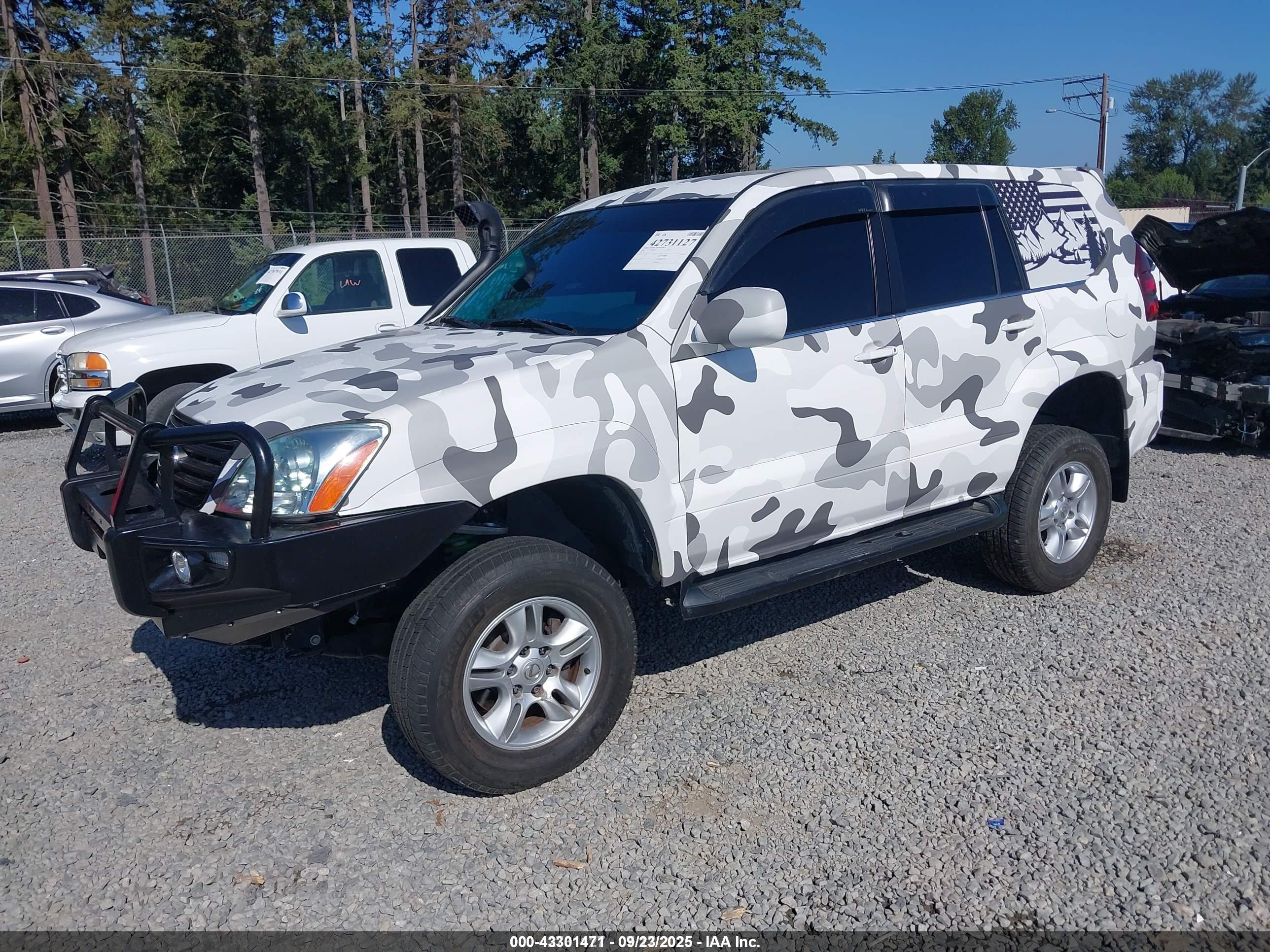 LEXUS GX image 2