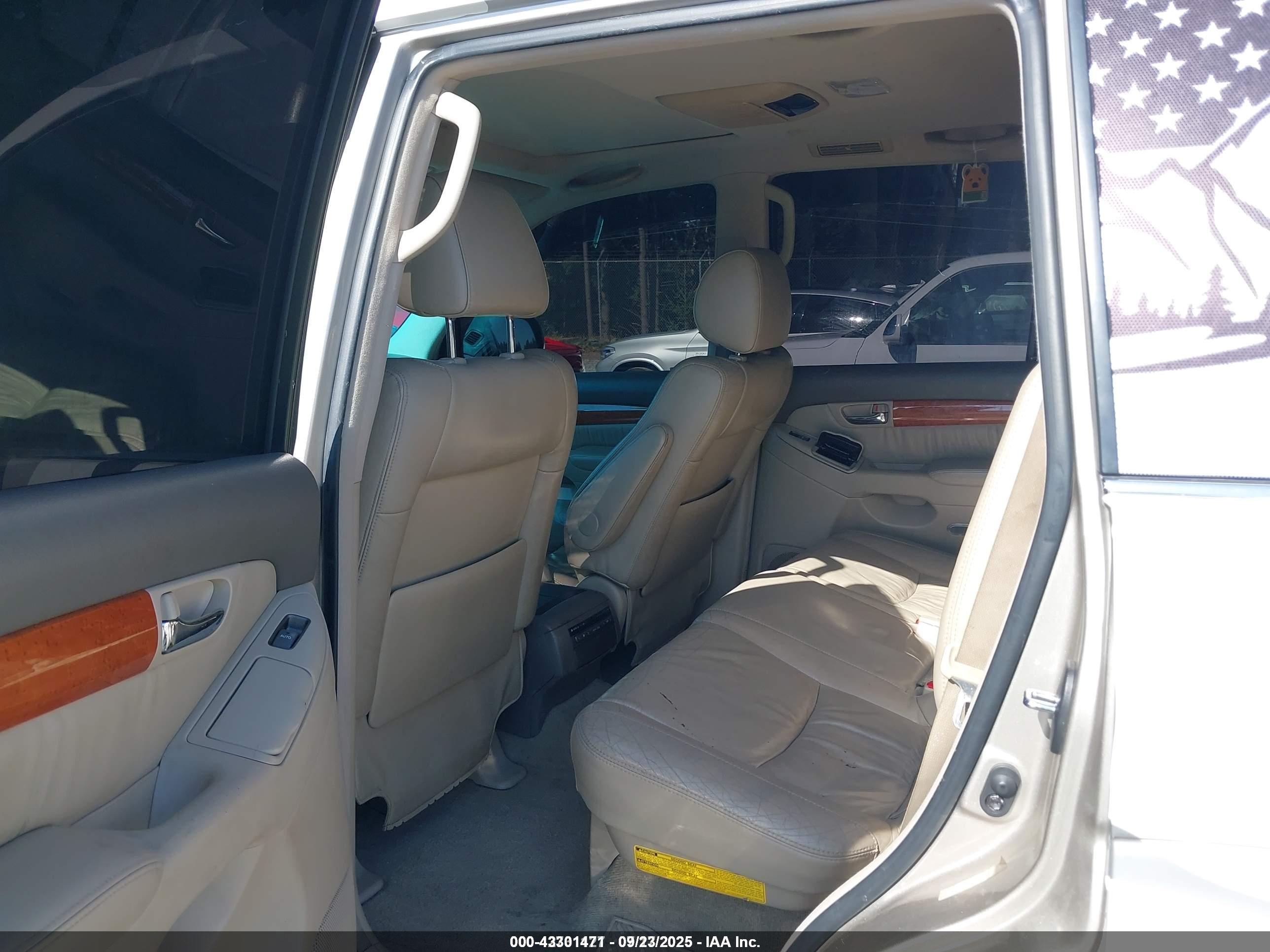LEXUS GX image 8