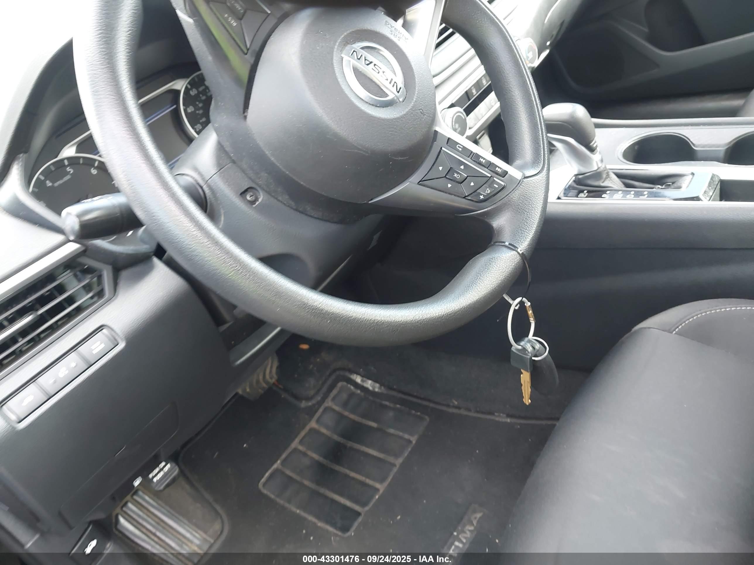 NISSAN ALTIMA image 11