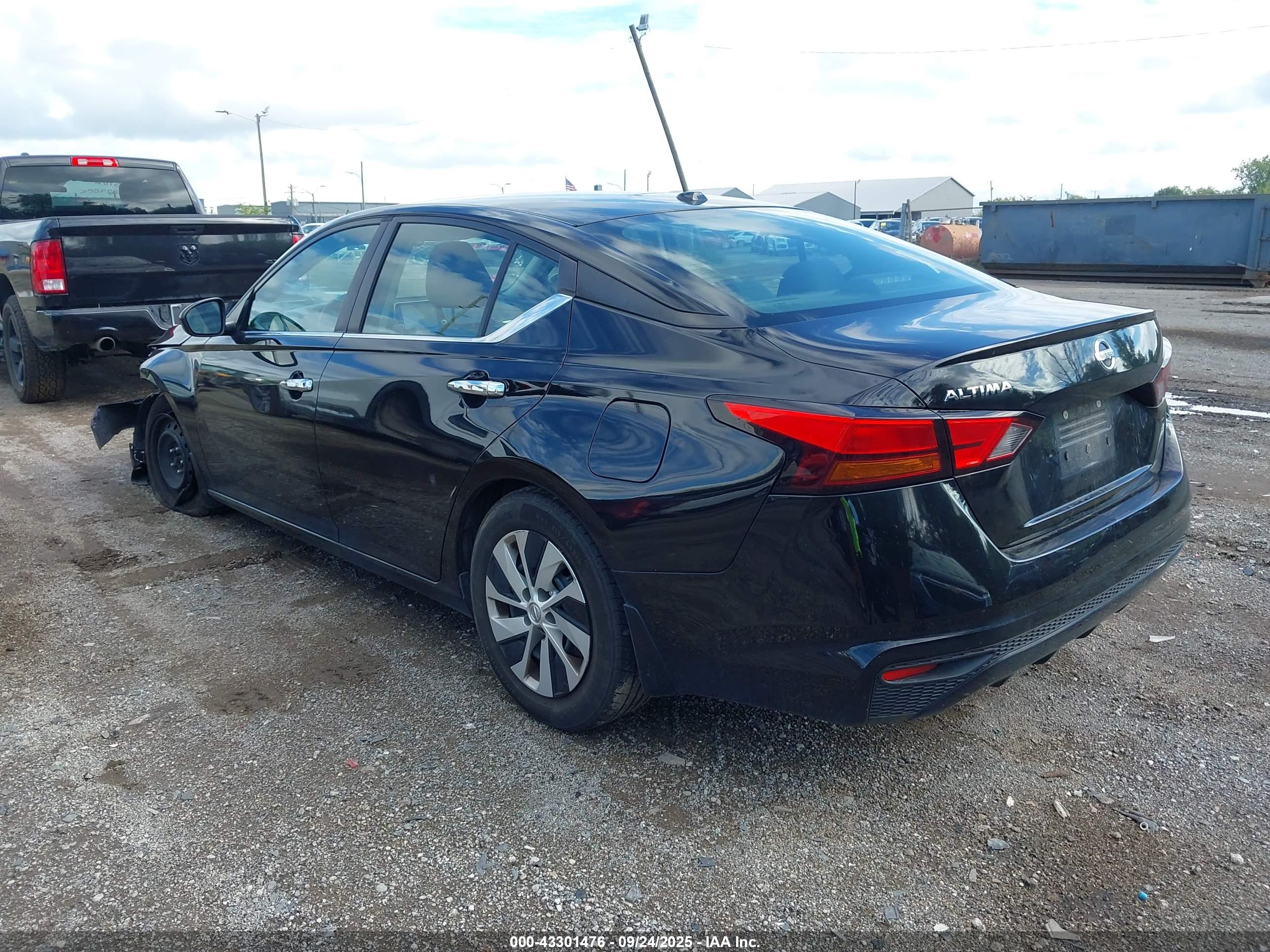 NISSAN ALTIMA image 3