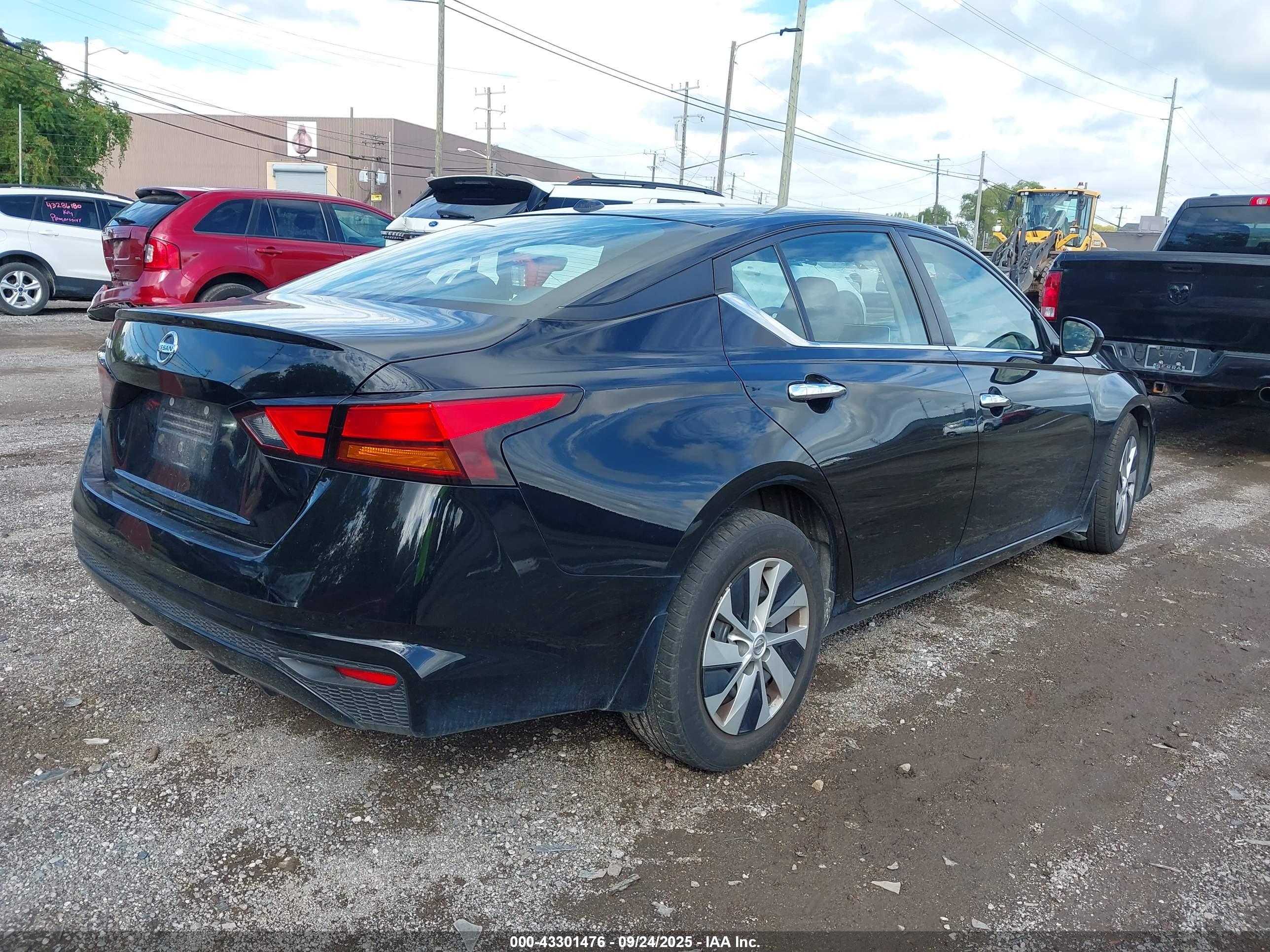 NISSAN ALTIMA image 4