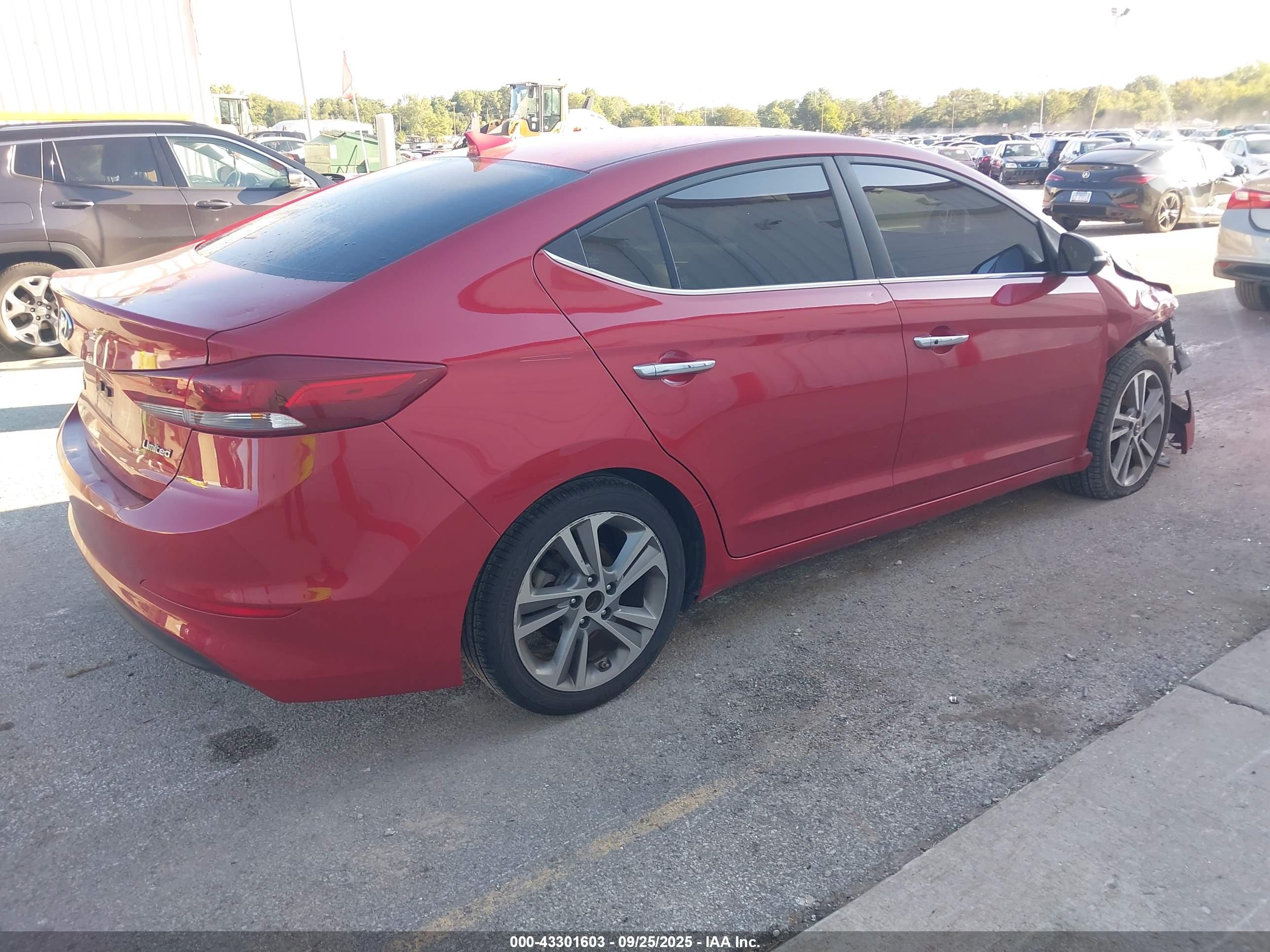 HYUNDAI ELANTRA image 4