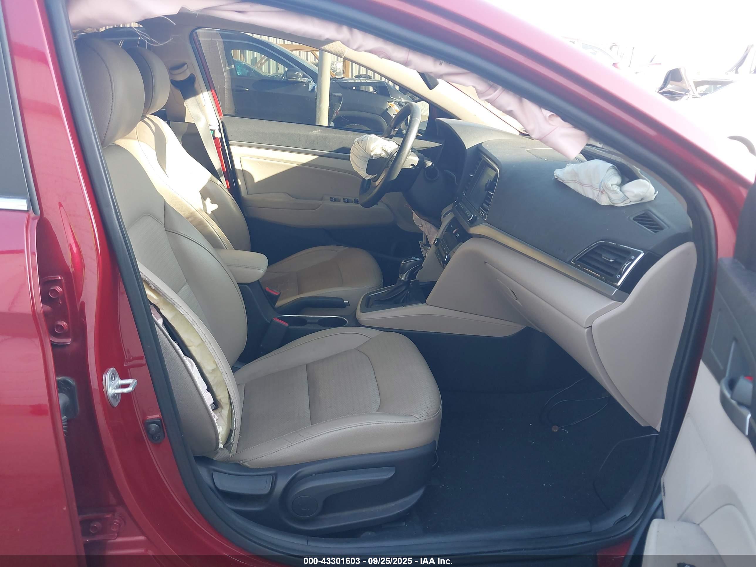 HYUNDAI ELANTRA image 5