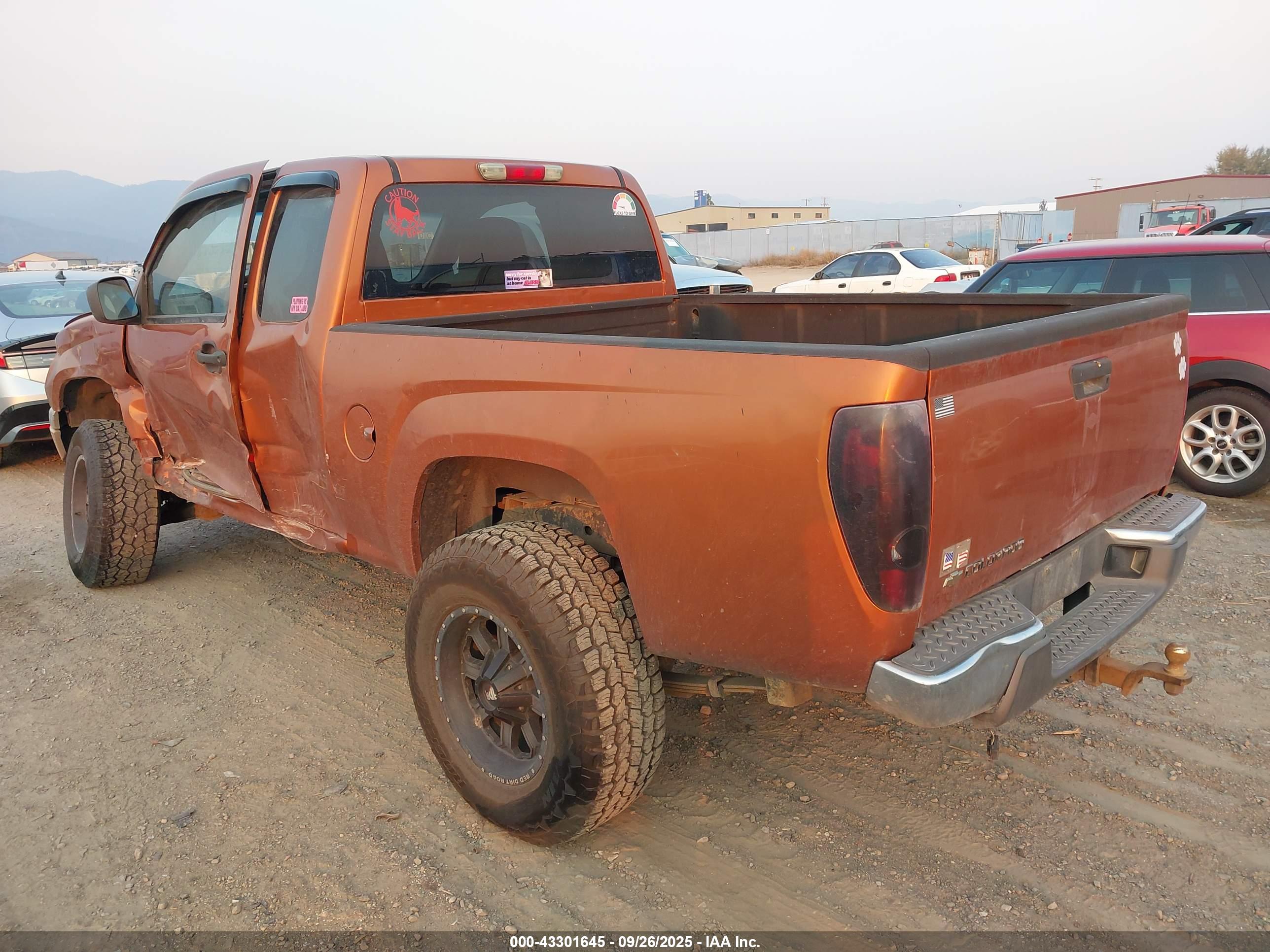 CHEVROLET COLORADO image 3