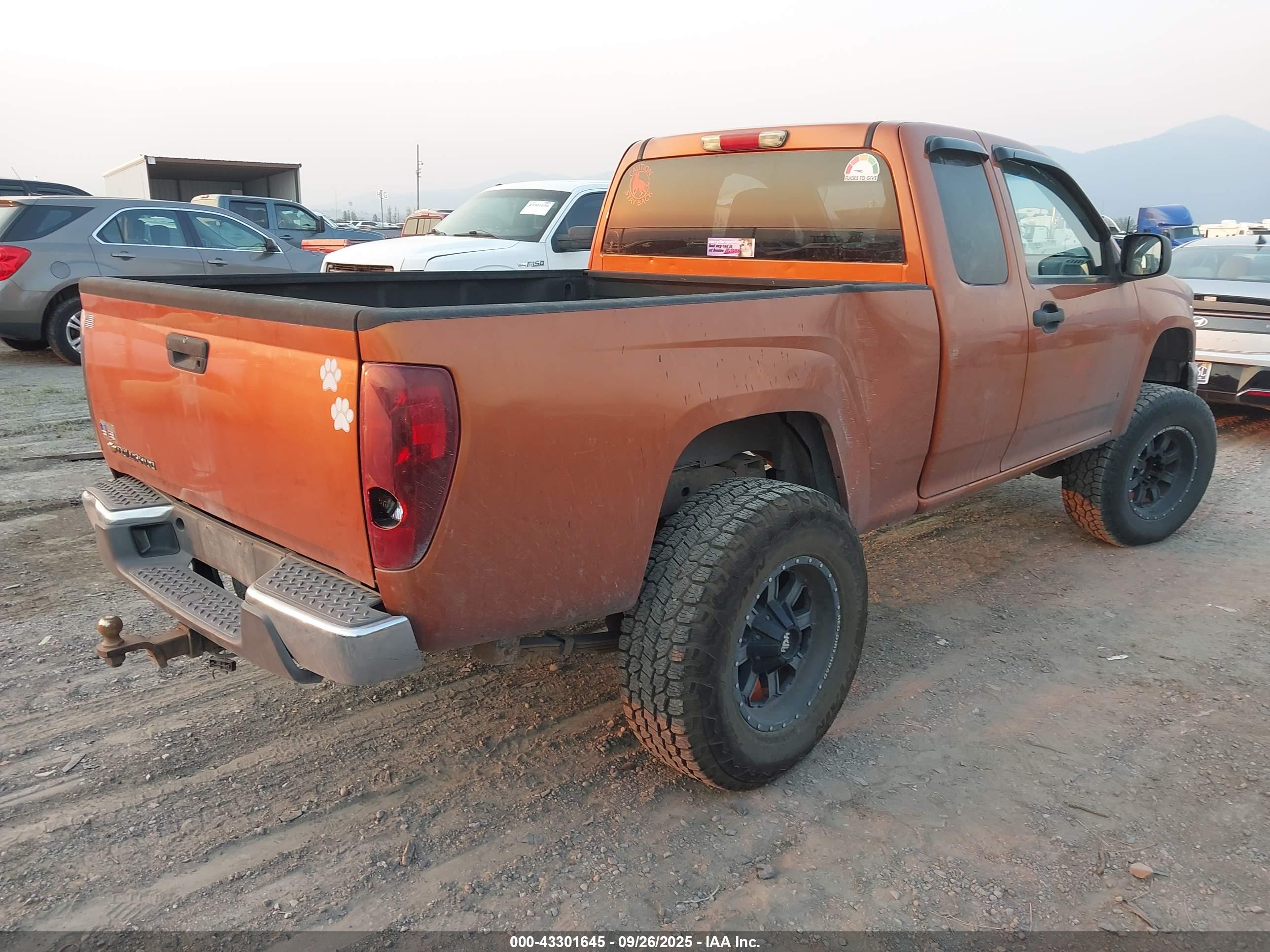 CHEVROLET COLORADO image 4