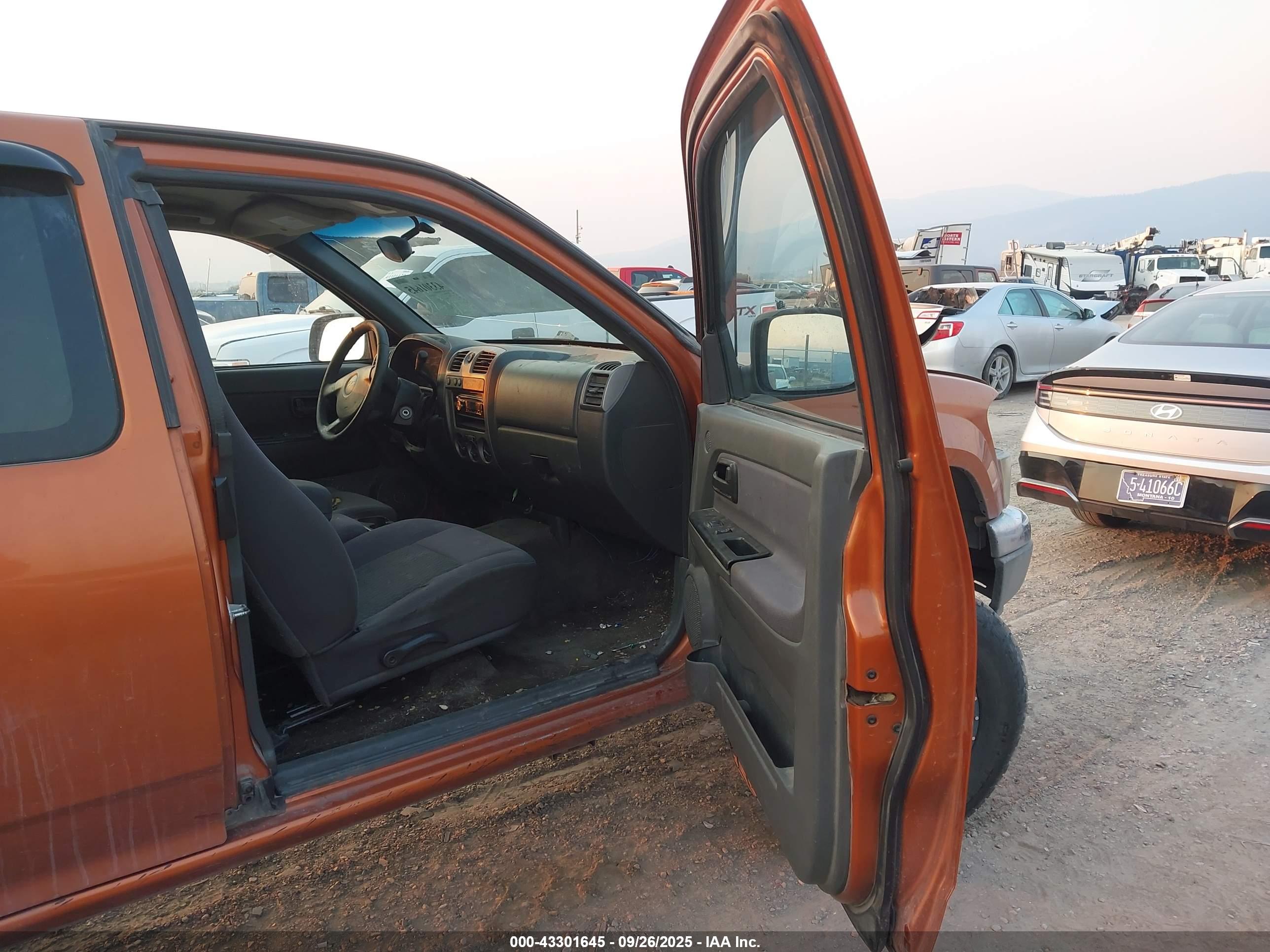 CHEVROLET COLORADO image 5