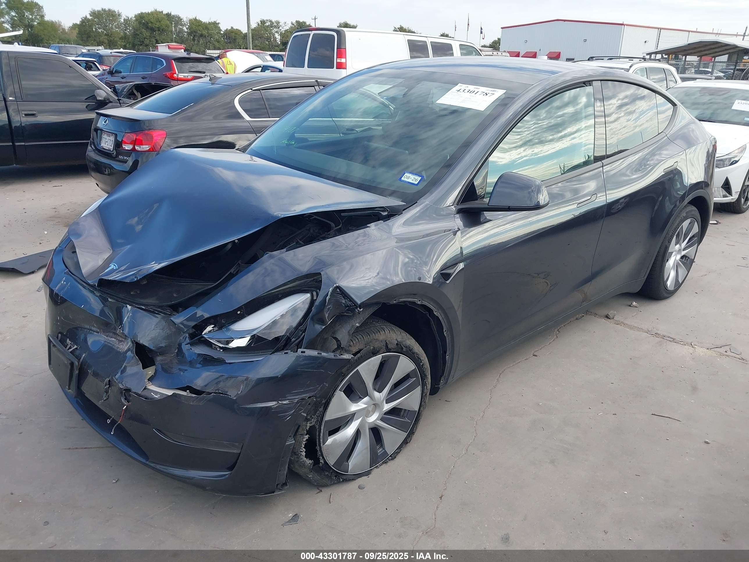 TESLA MODEL image 2