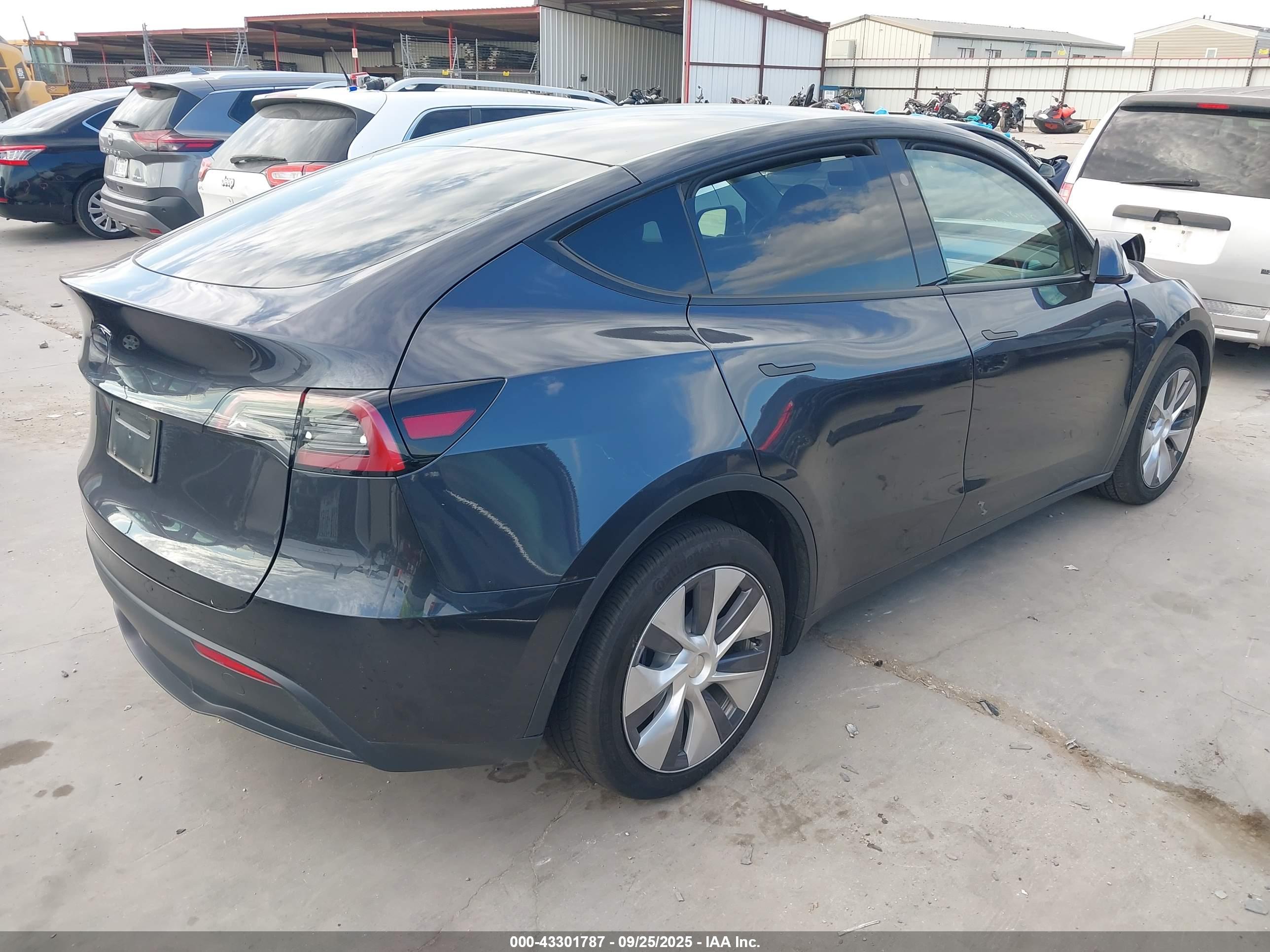 TESLA MODEL image 4