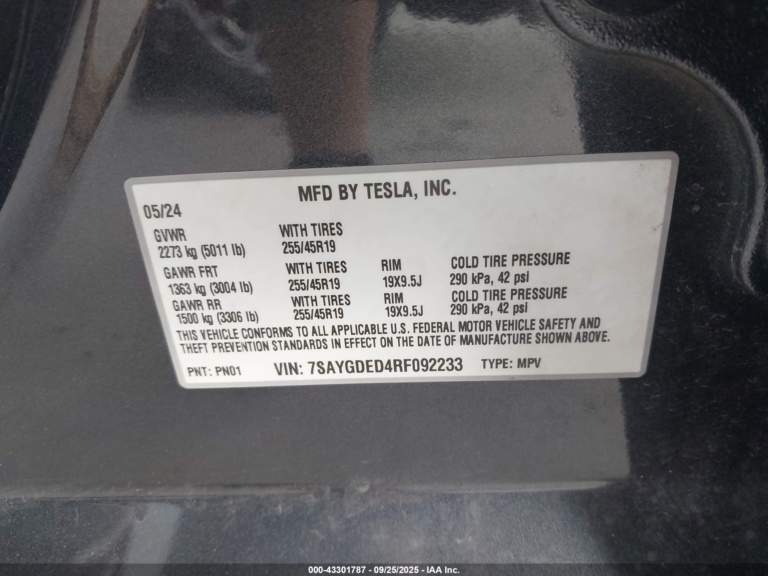 TESLA MODEL image 9