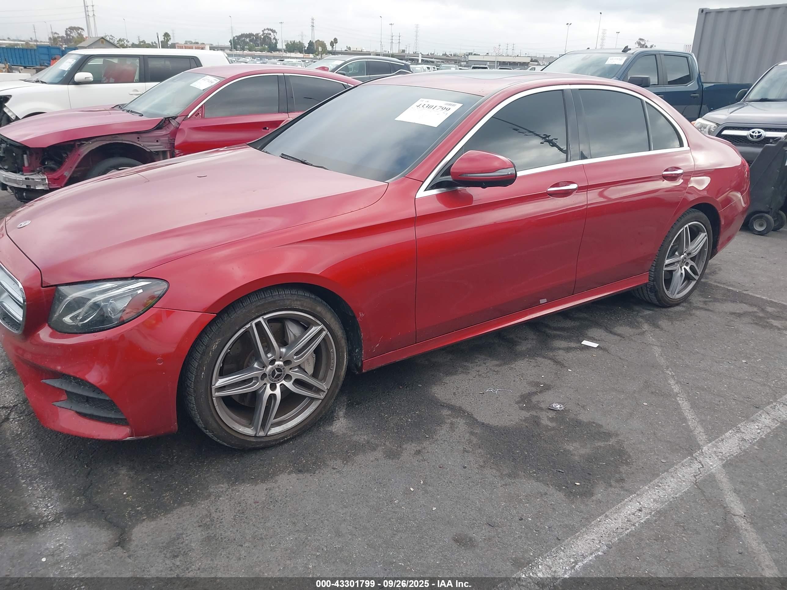 MERCEDES-BENZ E image 2