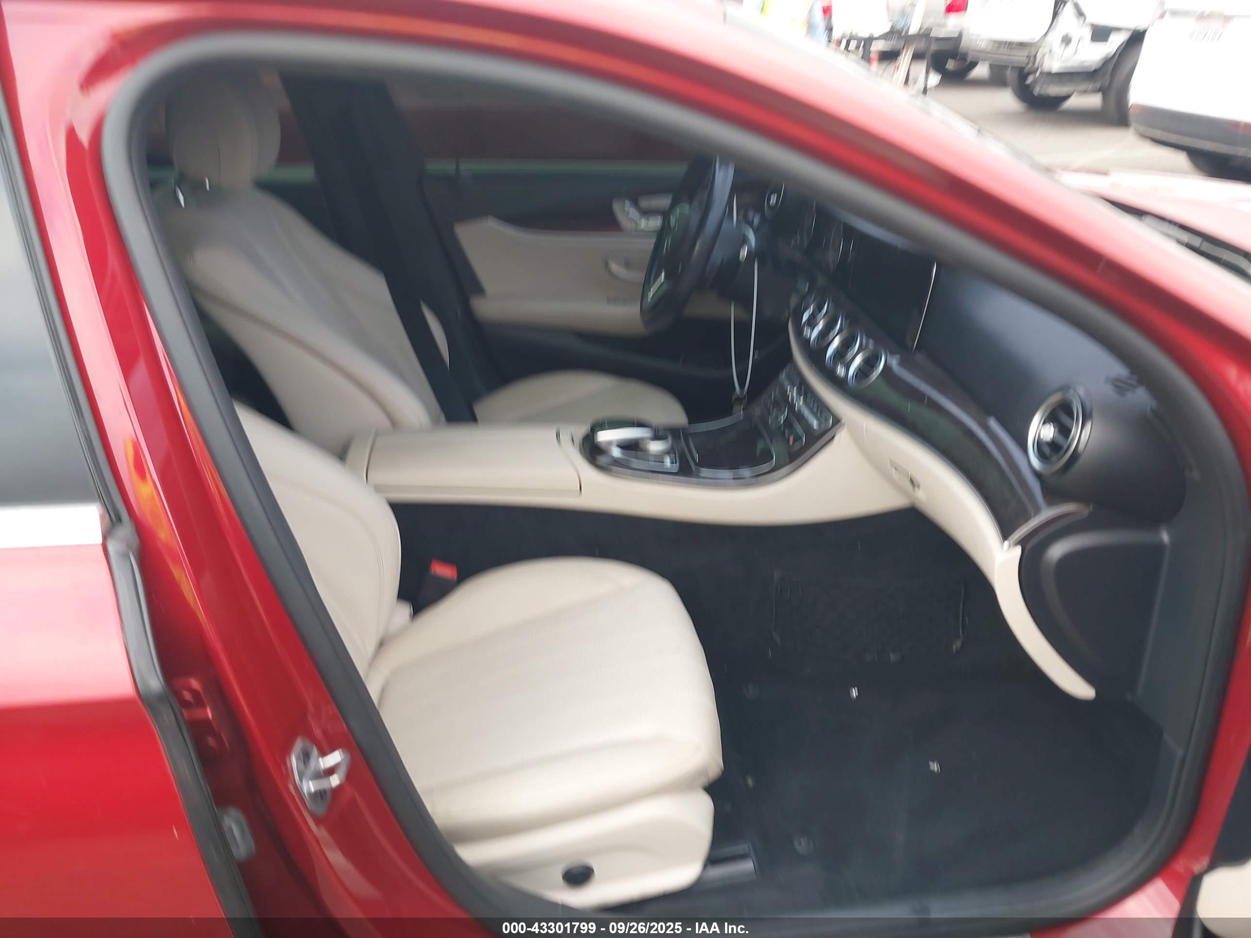 MERCEDES-BENZ E image 5