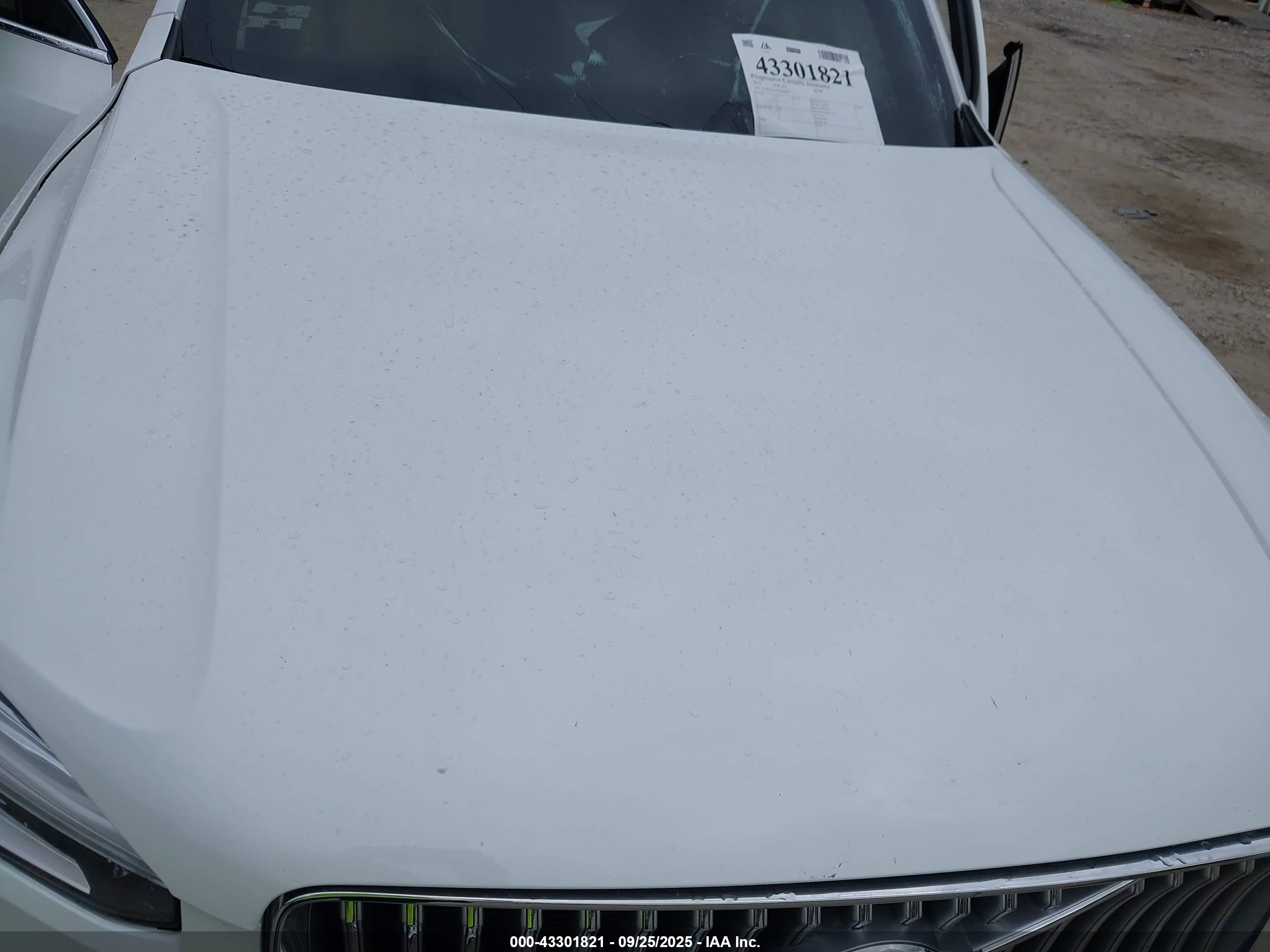 VOLVO XC90 image 10