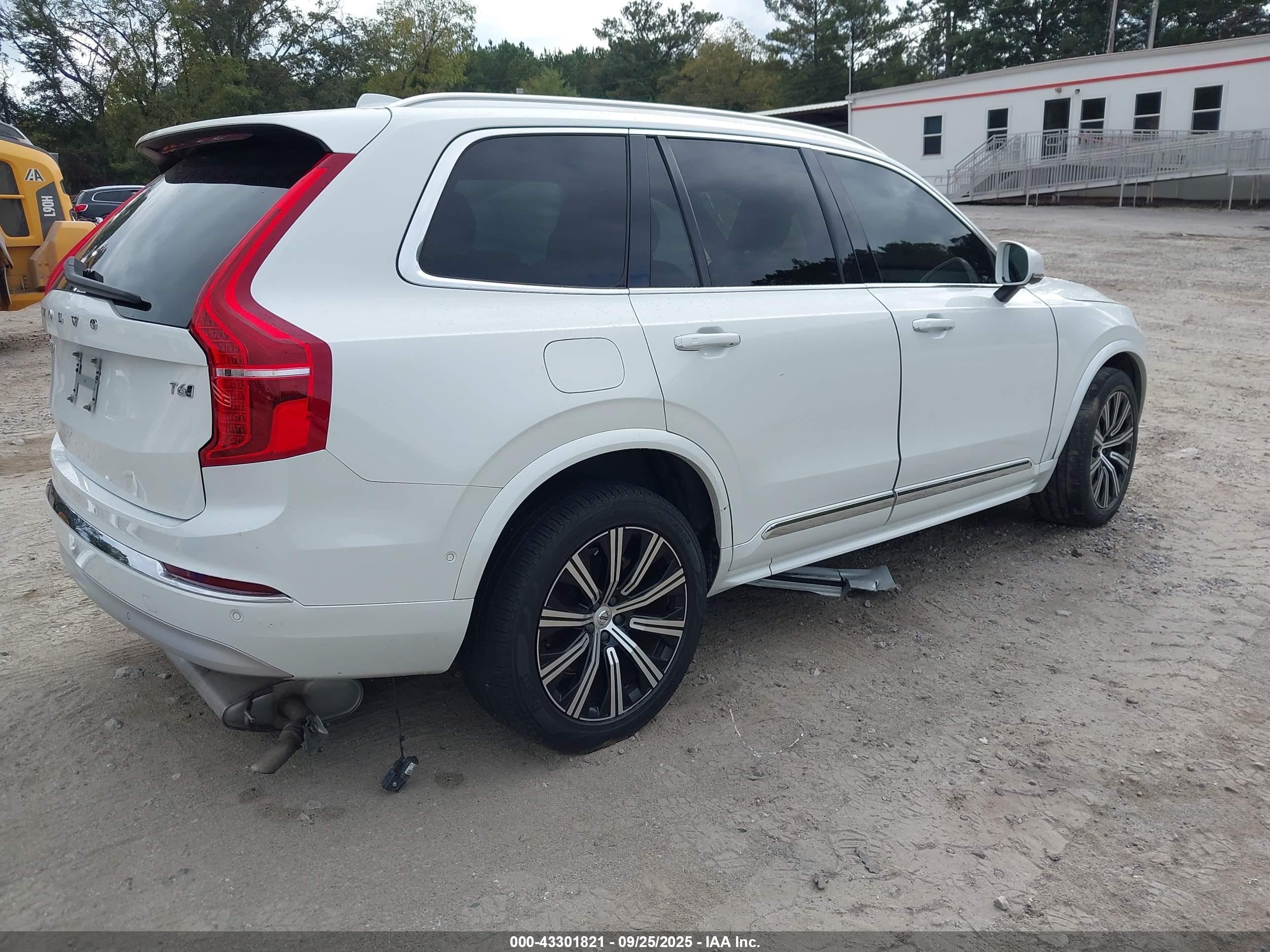VOLVO XC90 image 4