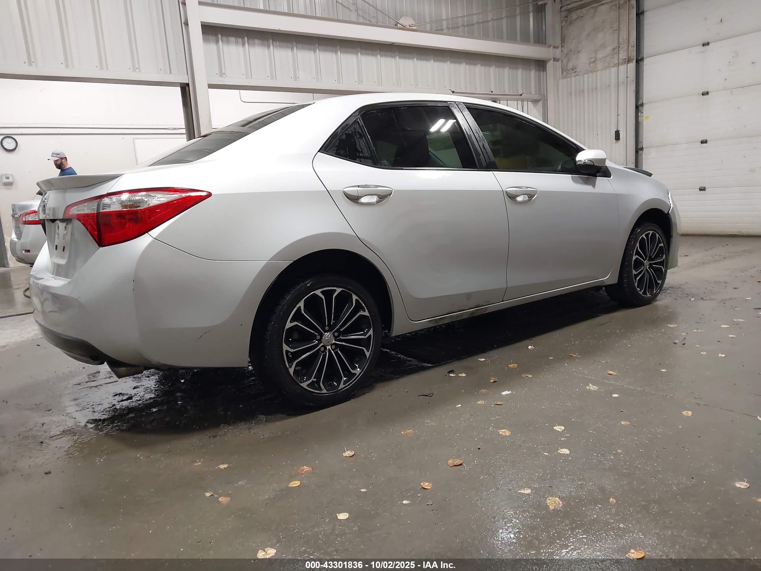 TOYOTA COROLLA image 4