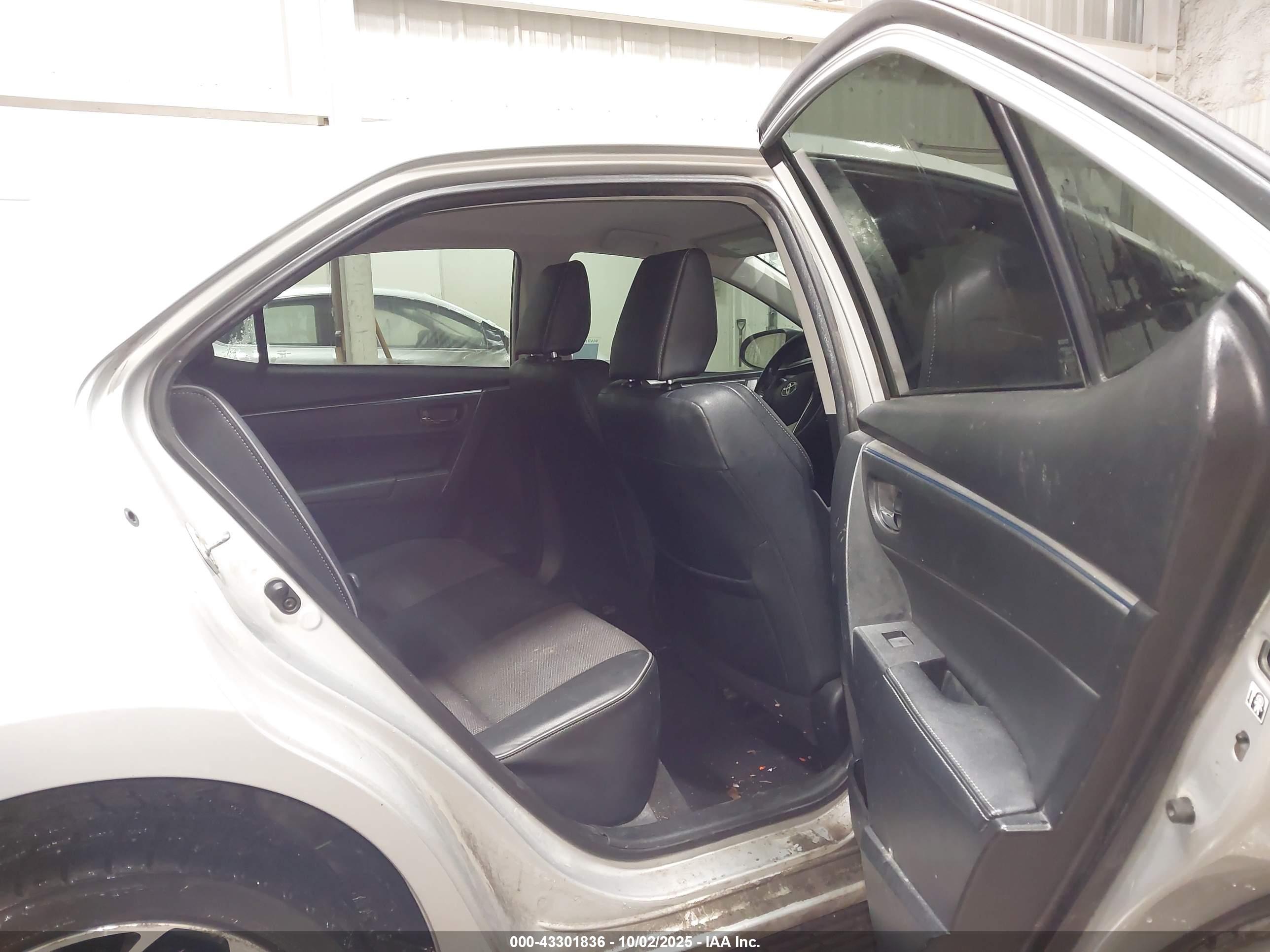 TOYOTA COROLLA image 8