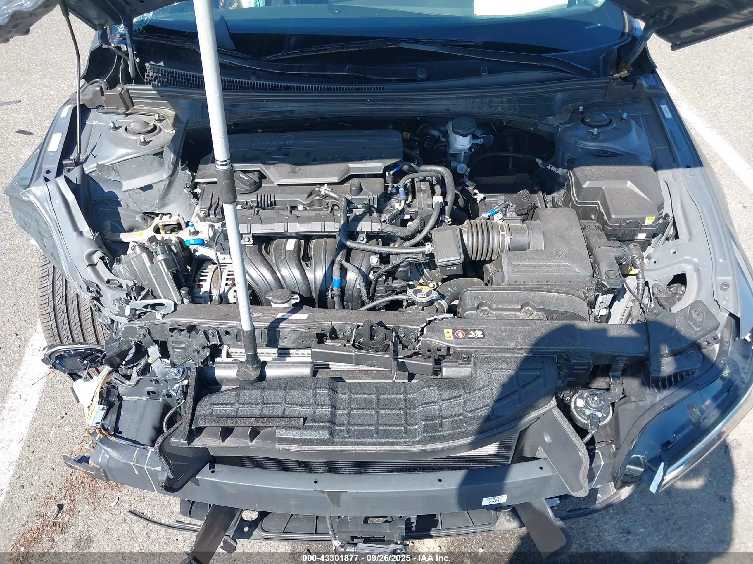 HYUNDAI ELANTRA image 10
