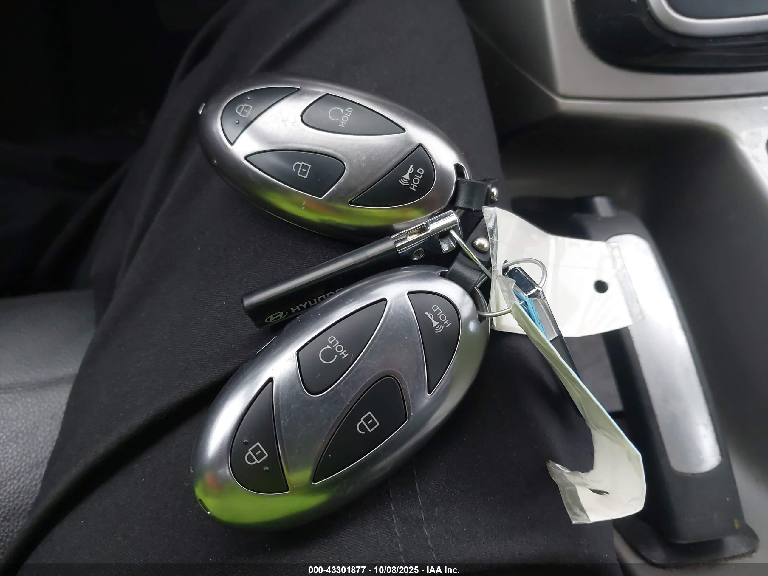 HYUNDAI ELANTRA image 11