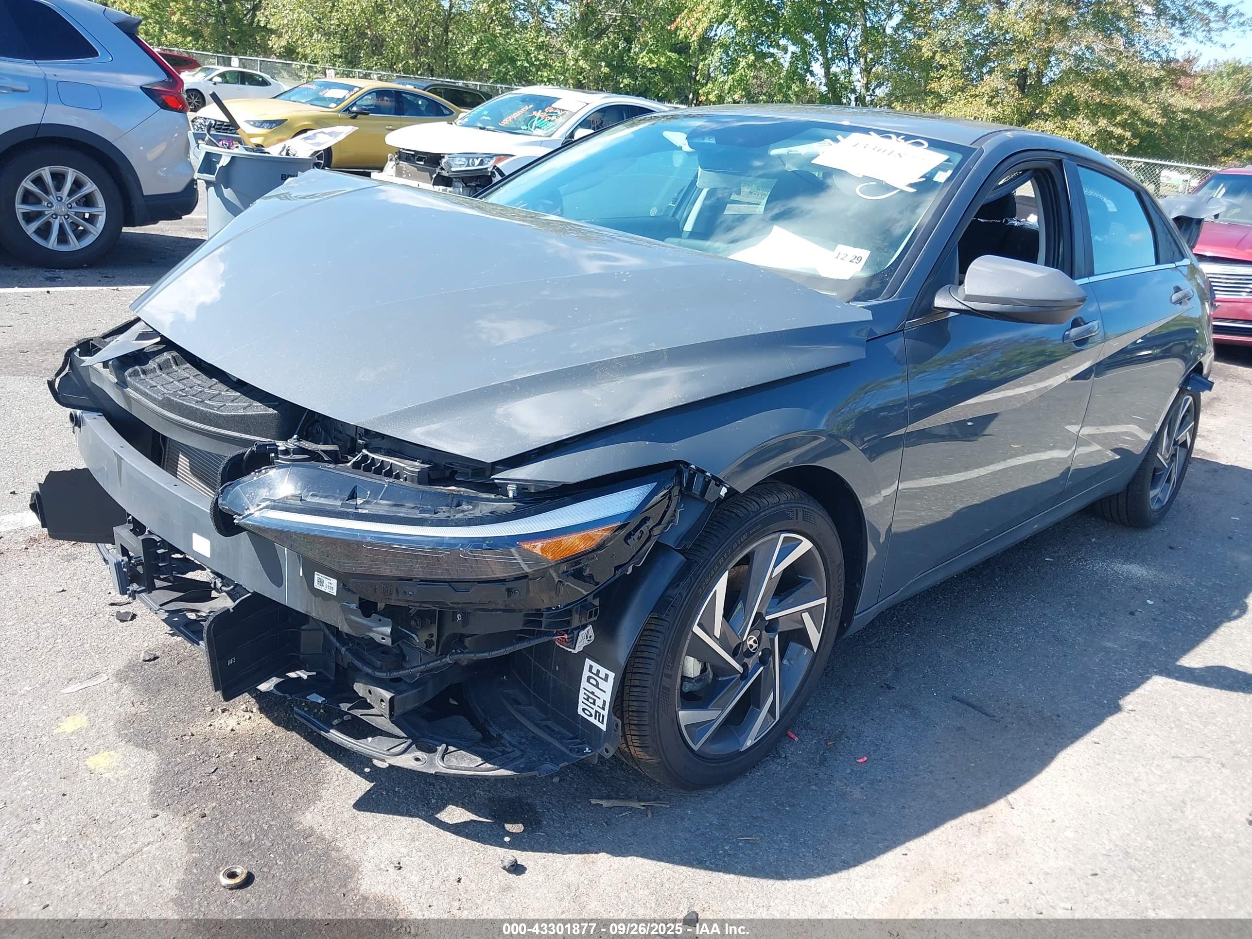 HYUNDAI ELANTRA image 2