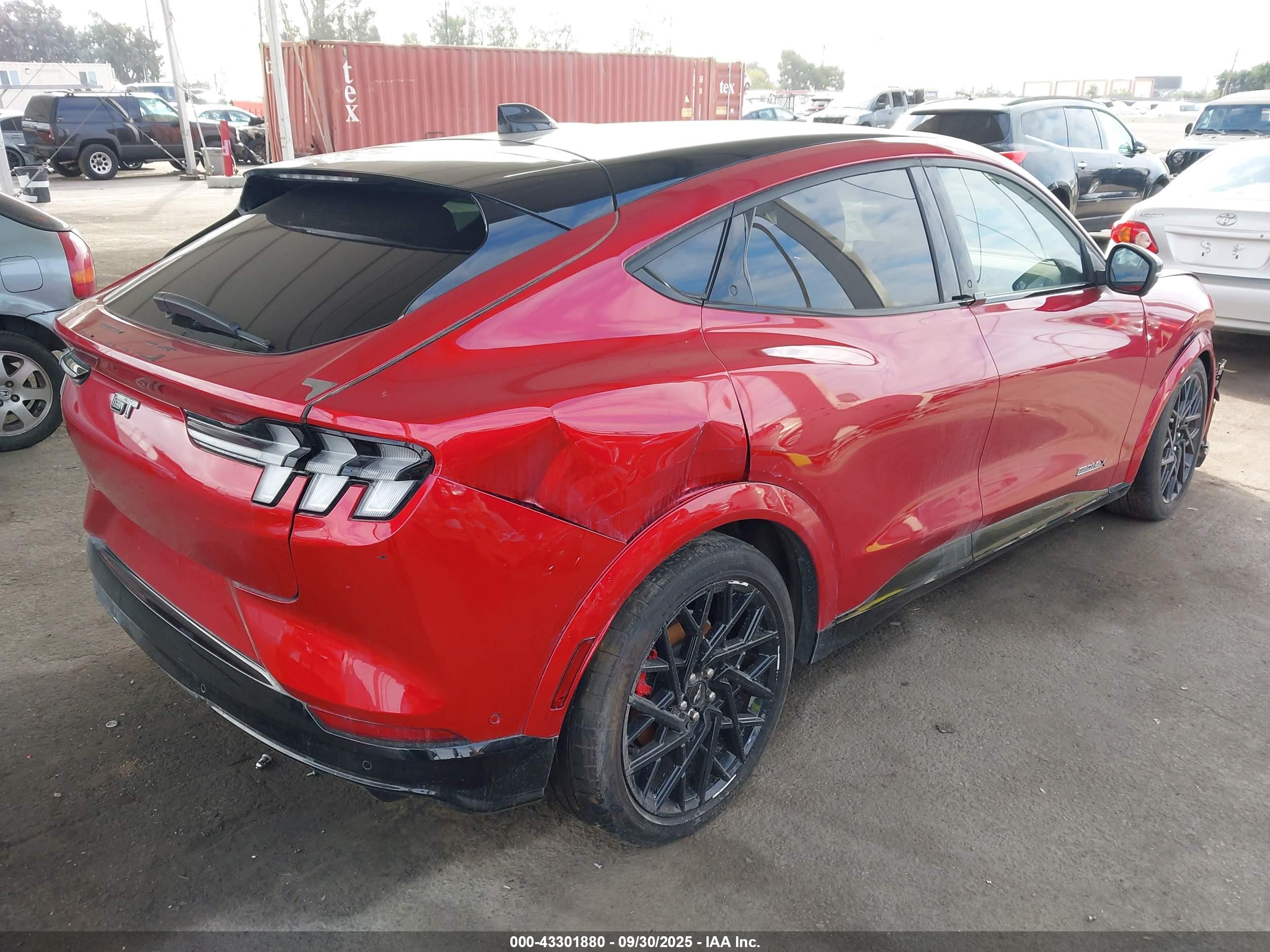 FORD MUSTANG image 4