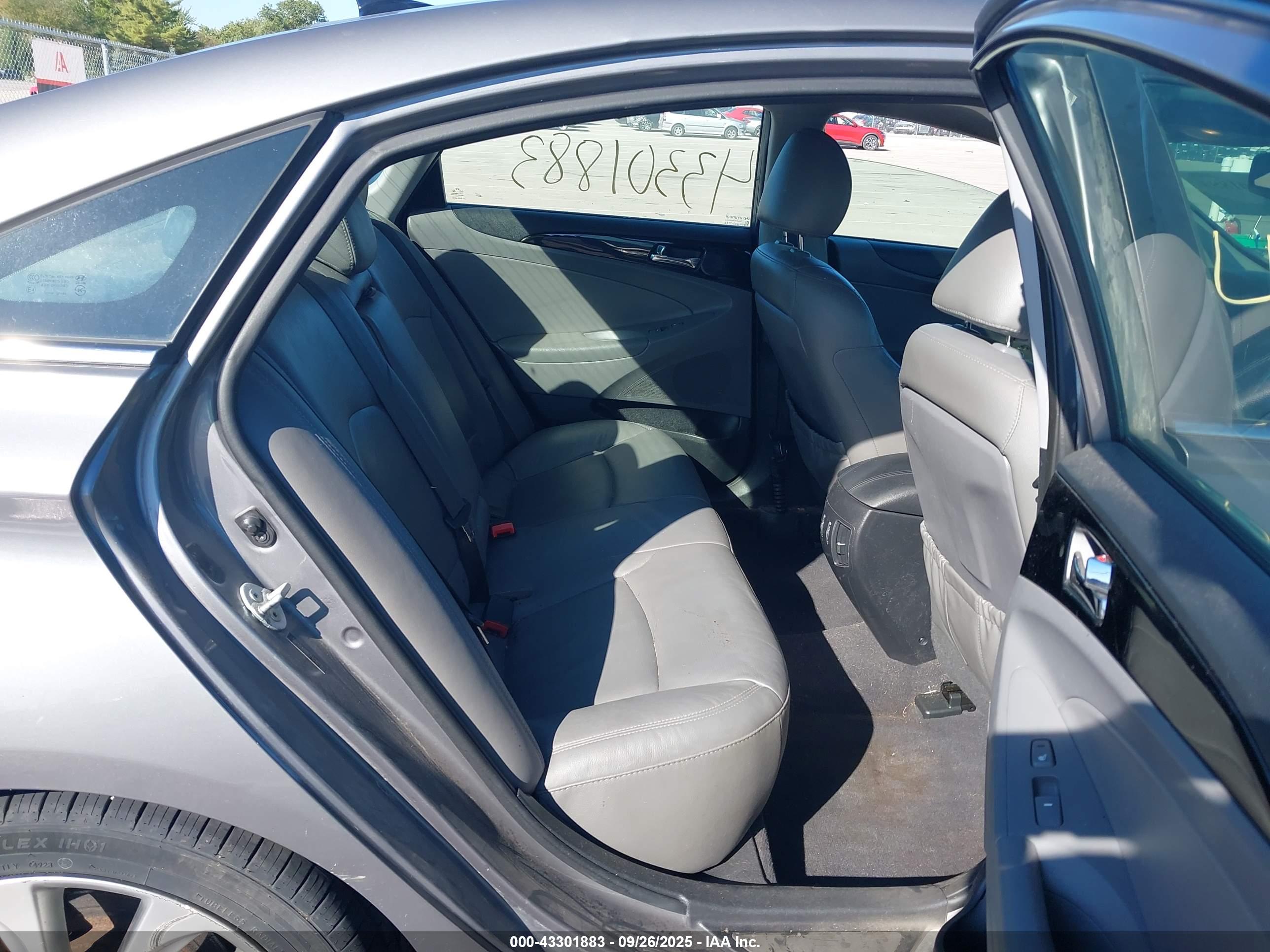 HYUNDAI SONATA image 8