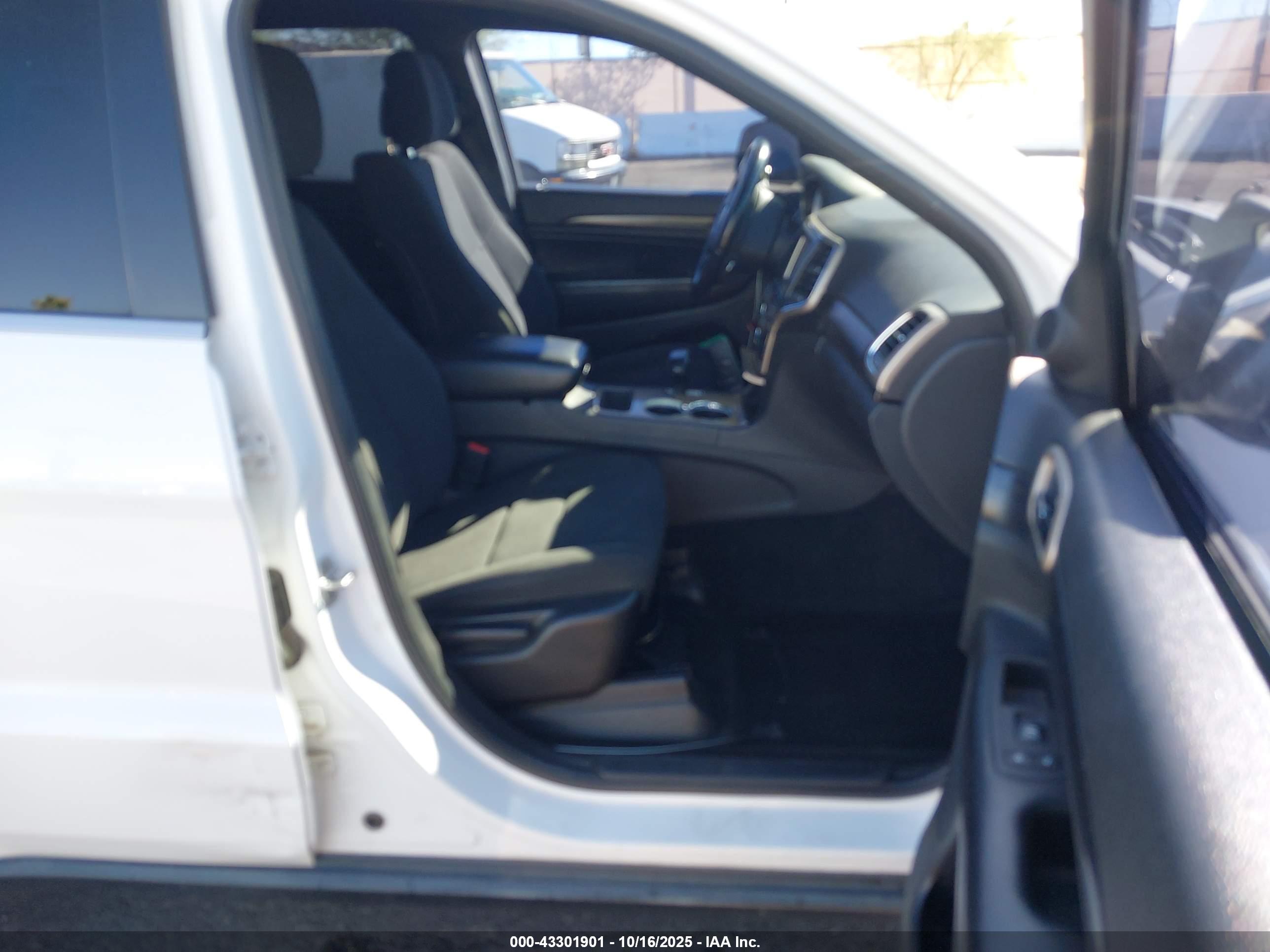 JEEP GRAND image 5
