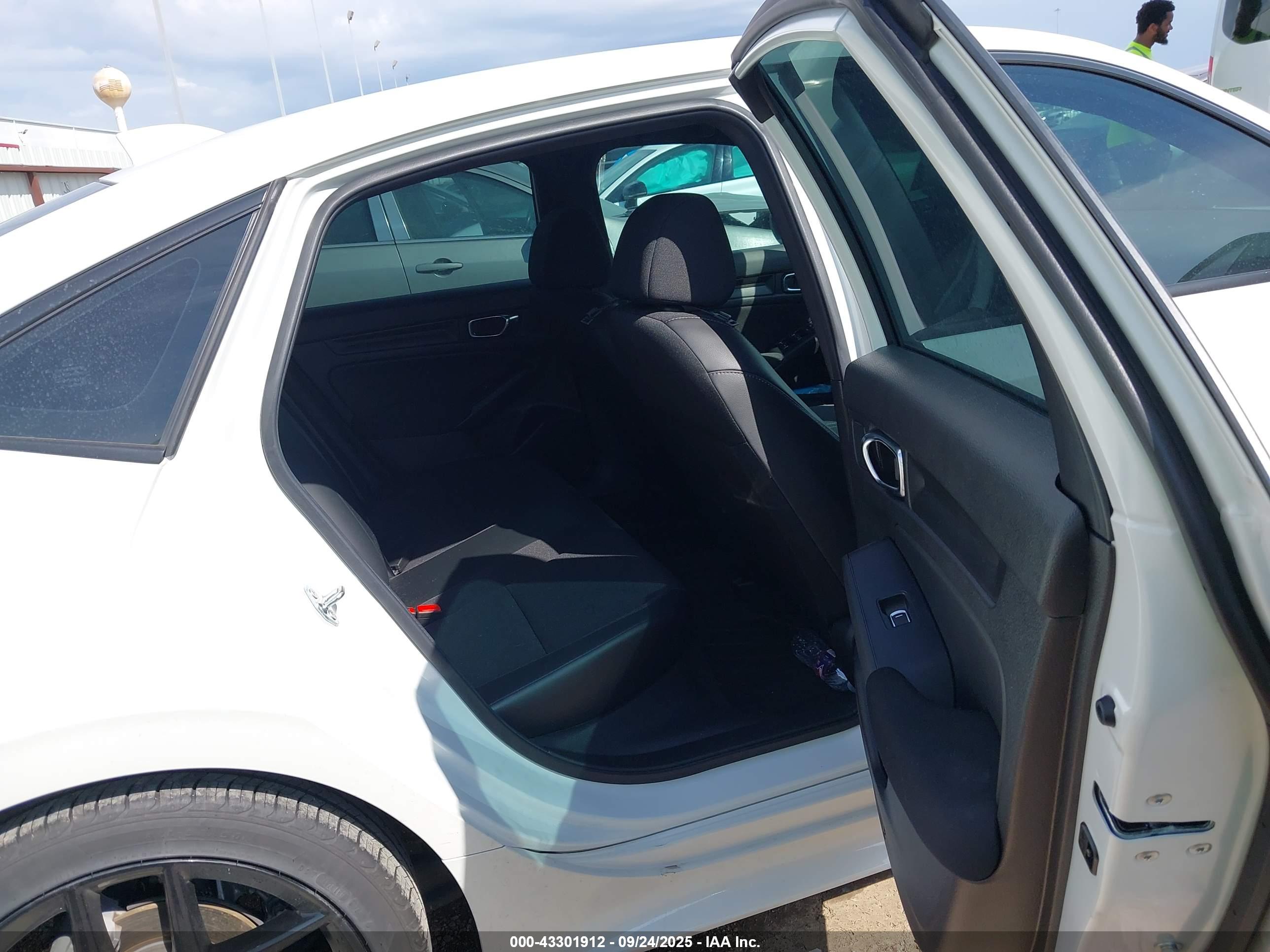 HONDA CIVIC image 8