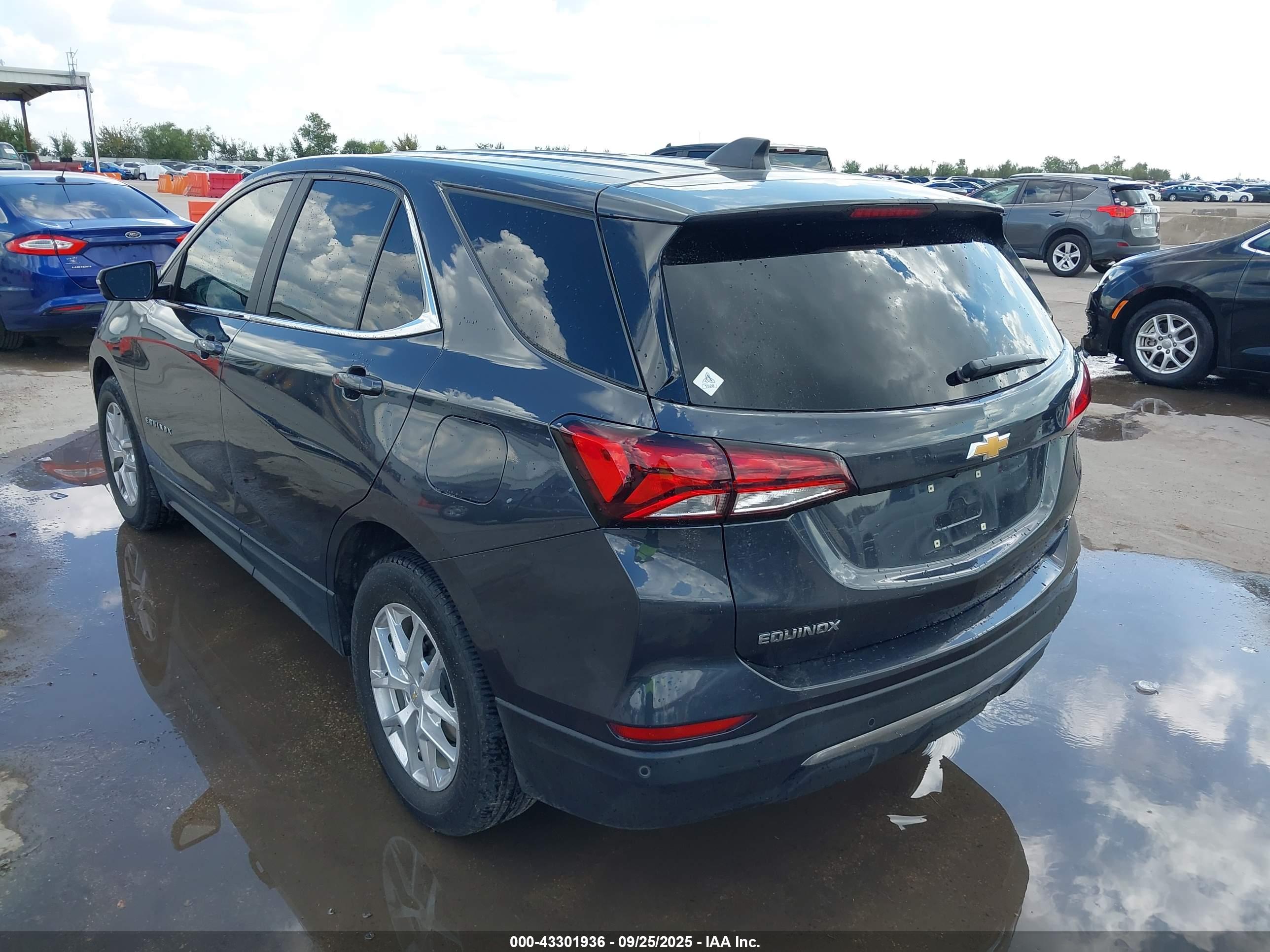 CHEVROLET EQUINOX image 3