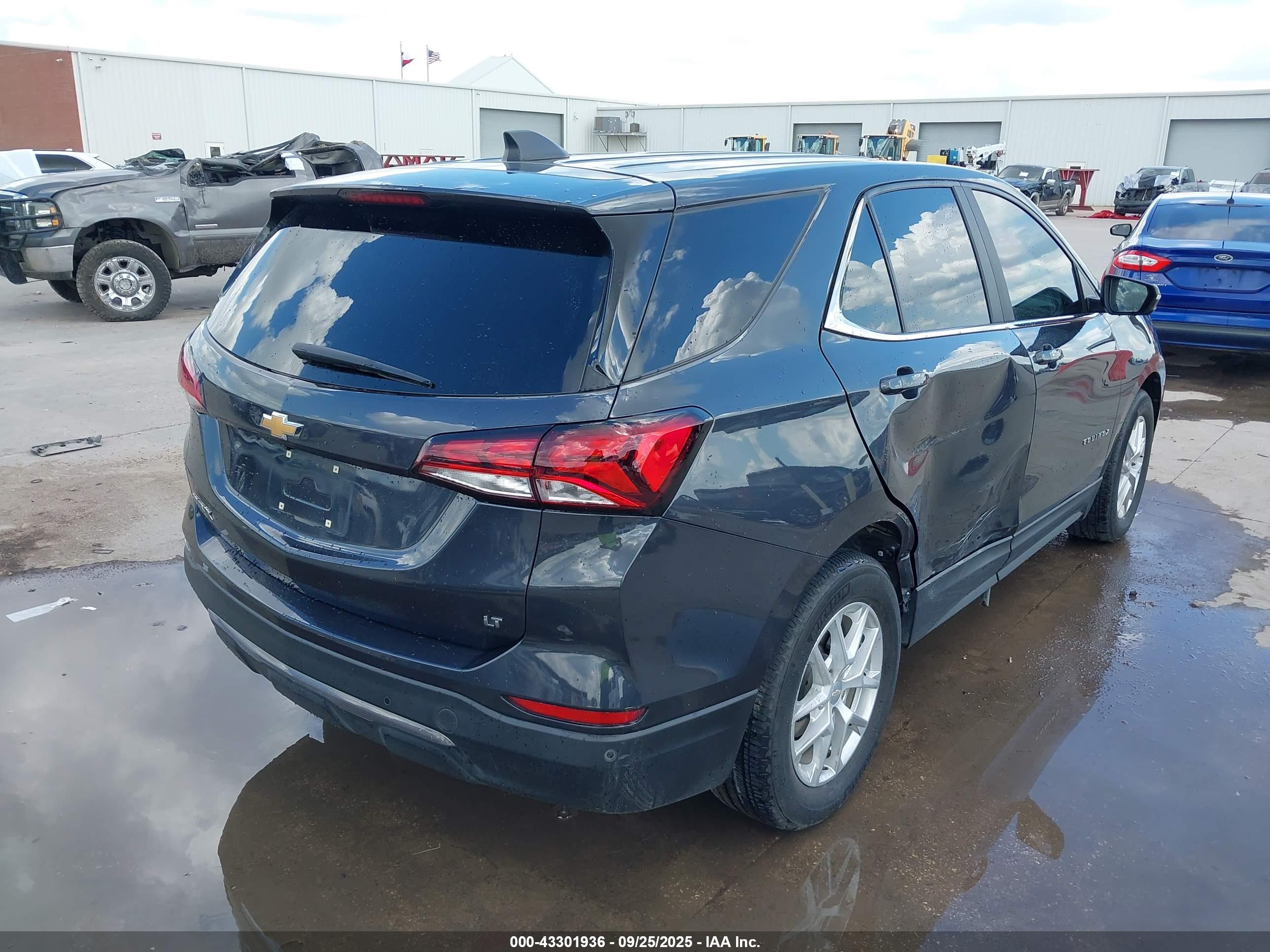 CHEVROLET EQUINOX image 4
