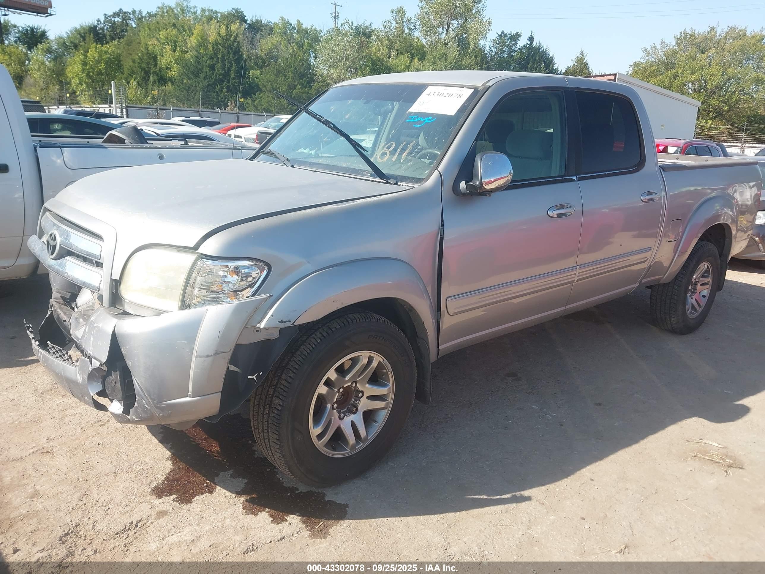 TOYOTA TUNDRA image 2