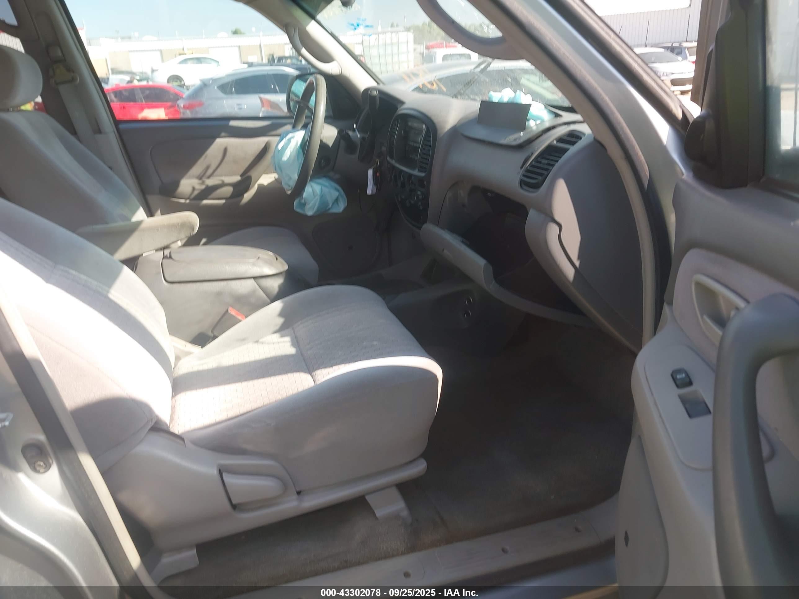 TOYOTA TUNDRA image 5