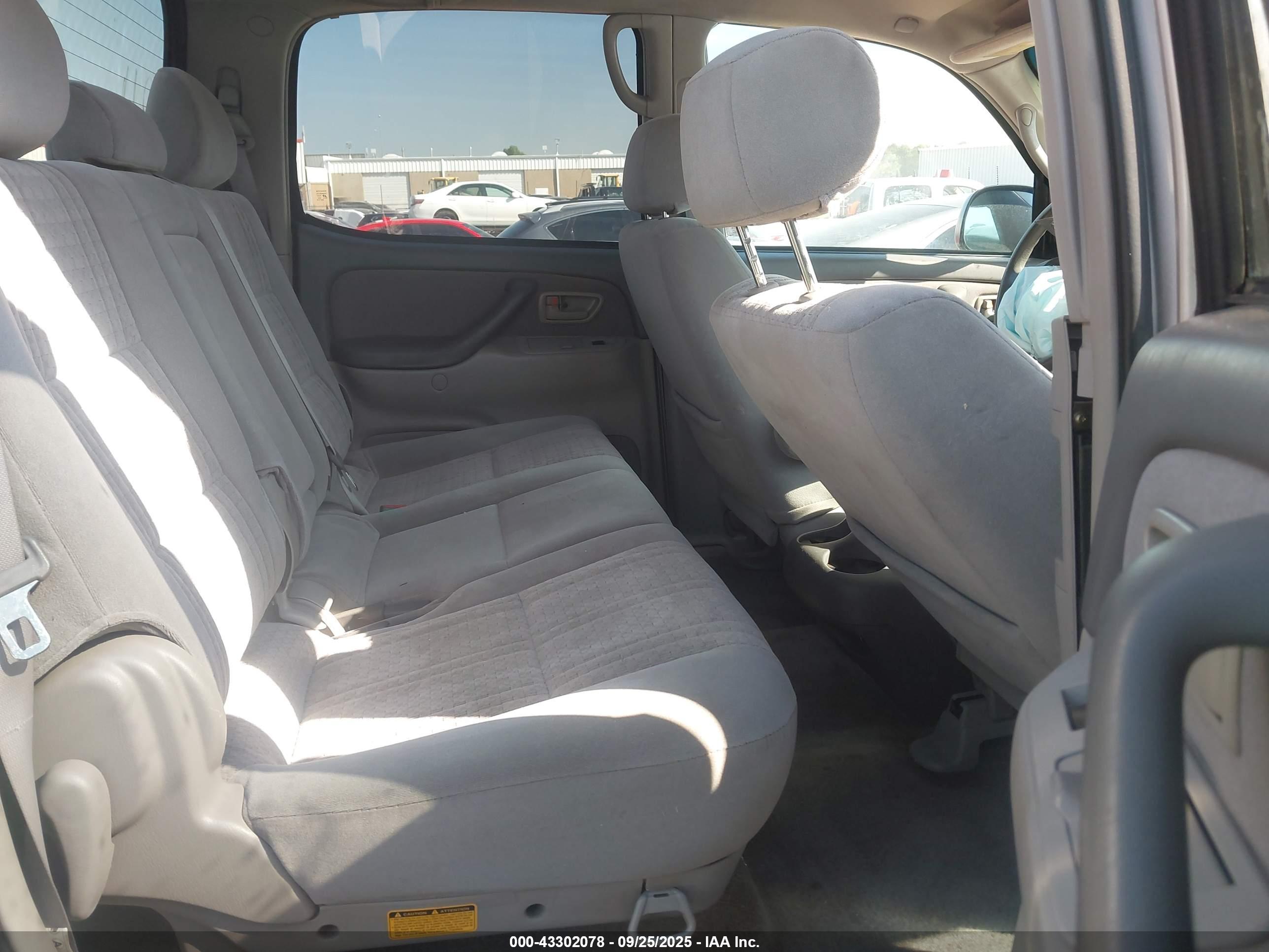 TOYOTA TUNDRA image 8