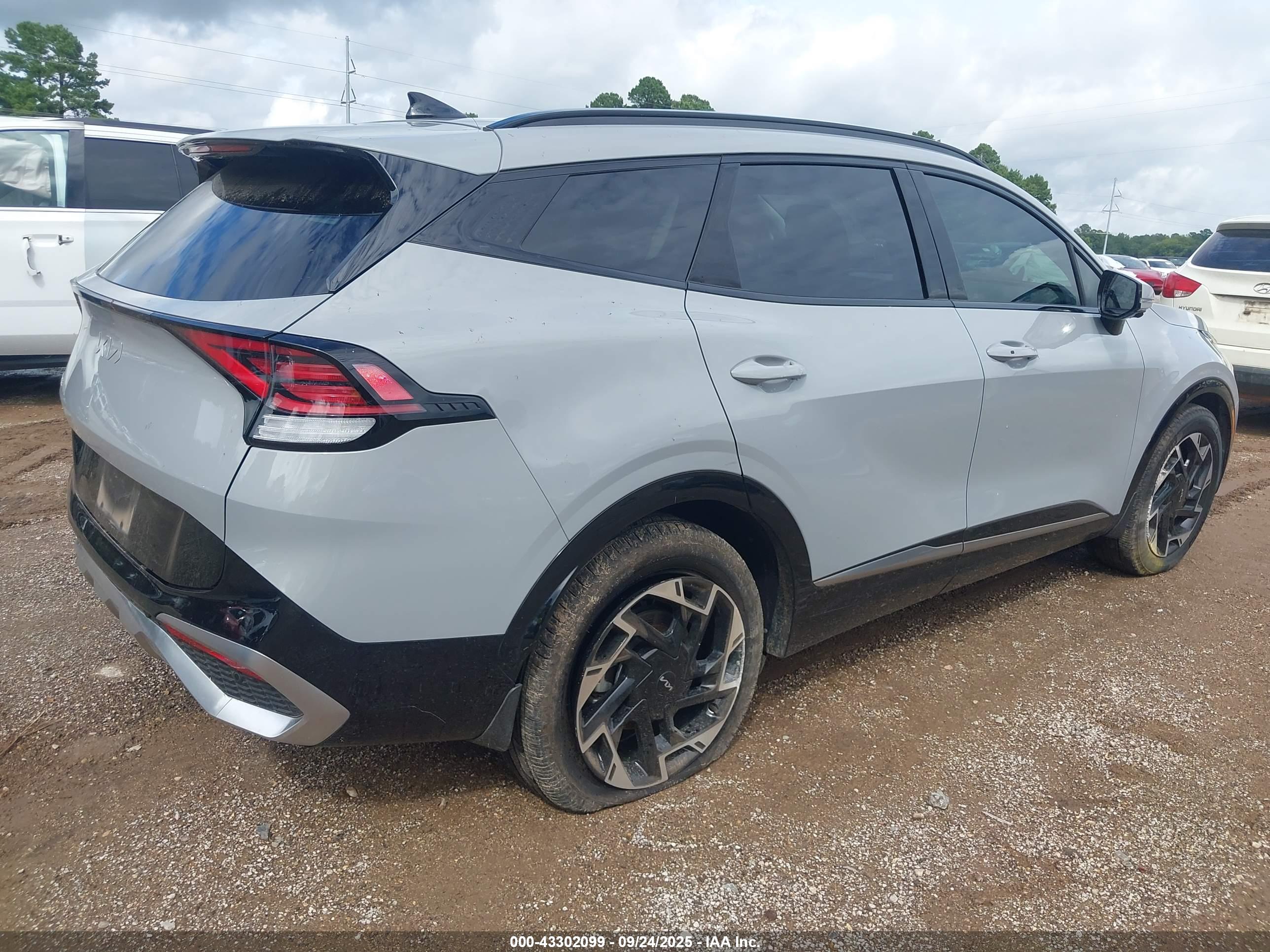 KIA SPORTAGE image 4