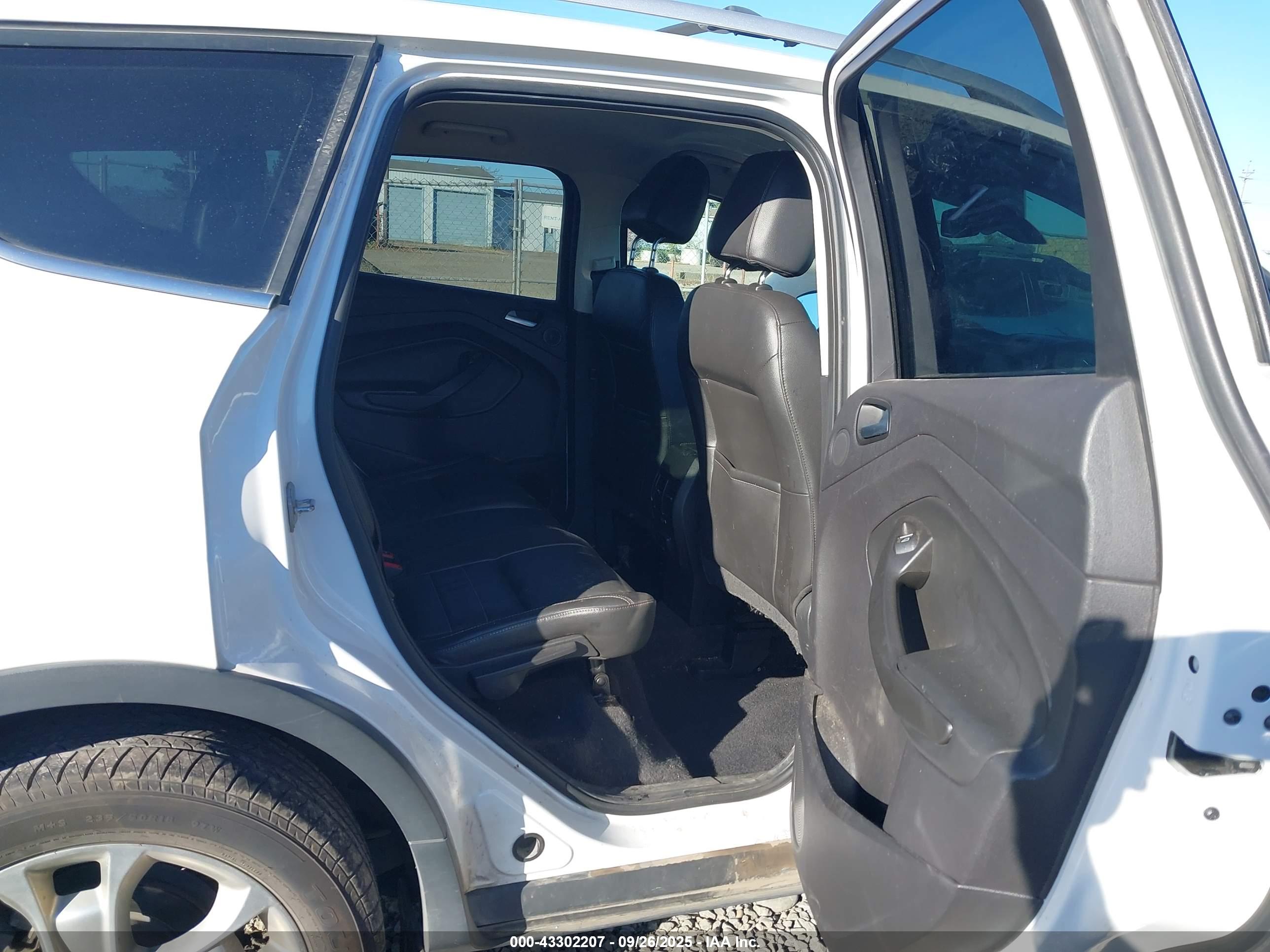 FORD ESCAPE image 8