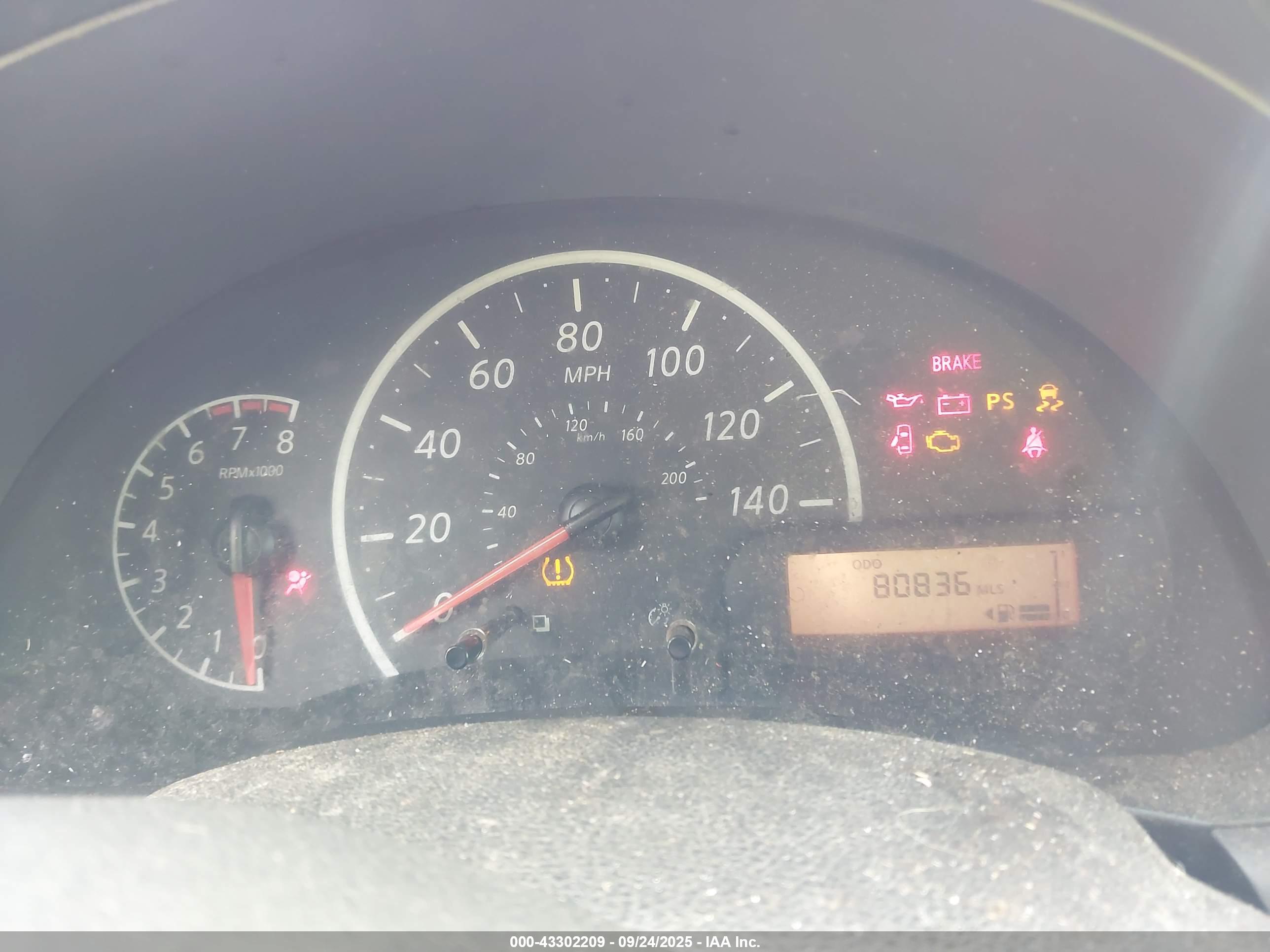 NISSAN VERSA image 7