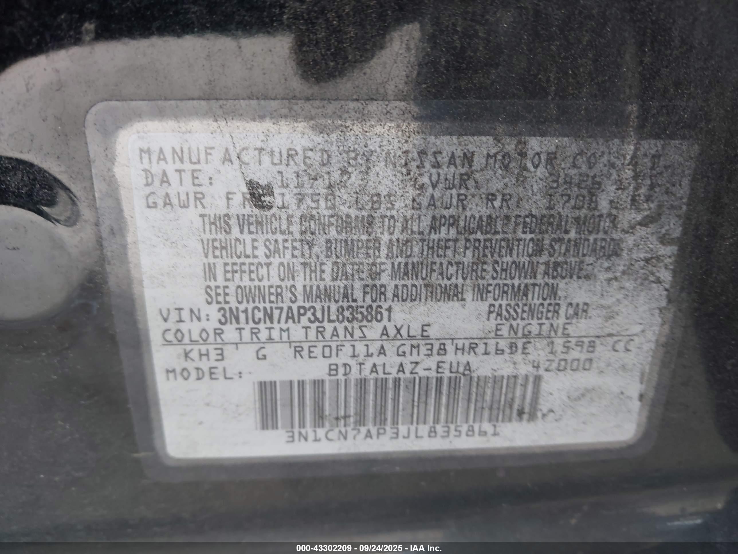 NISSAN VERSA image 9