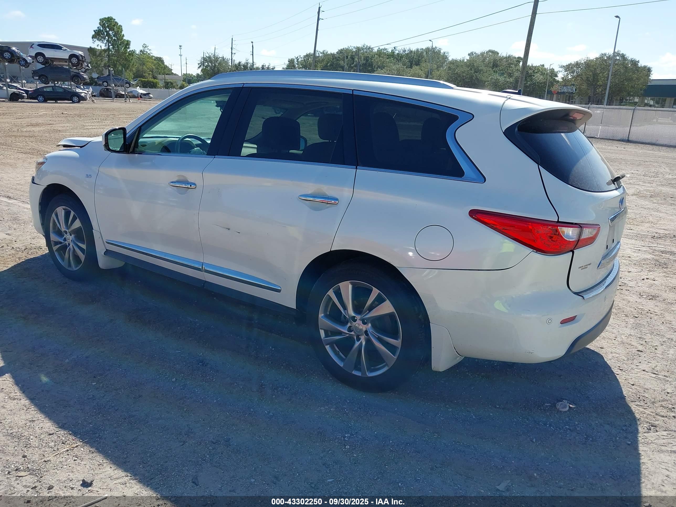 INFINITI QX60 image 3