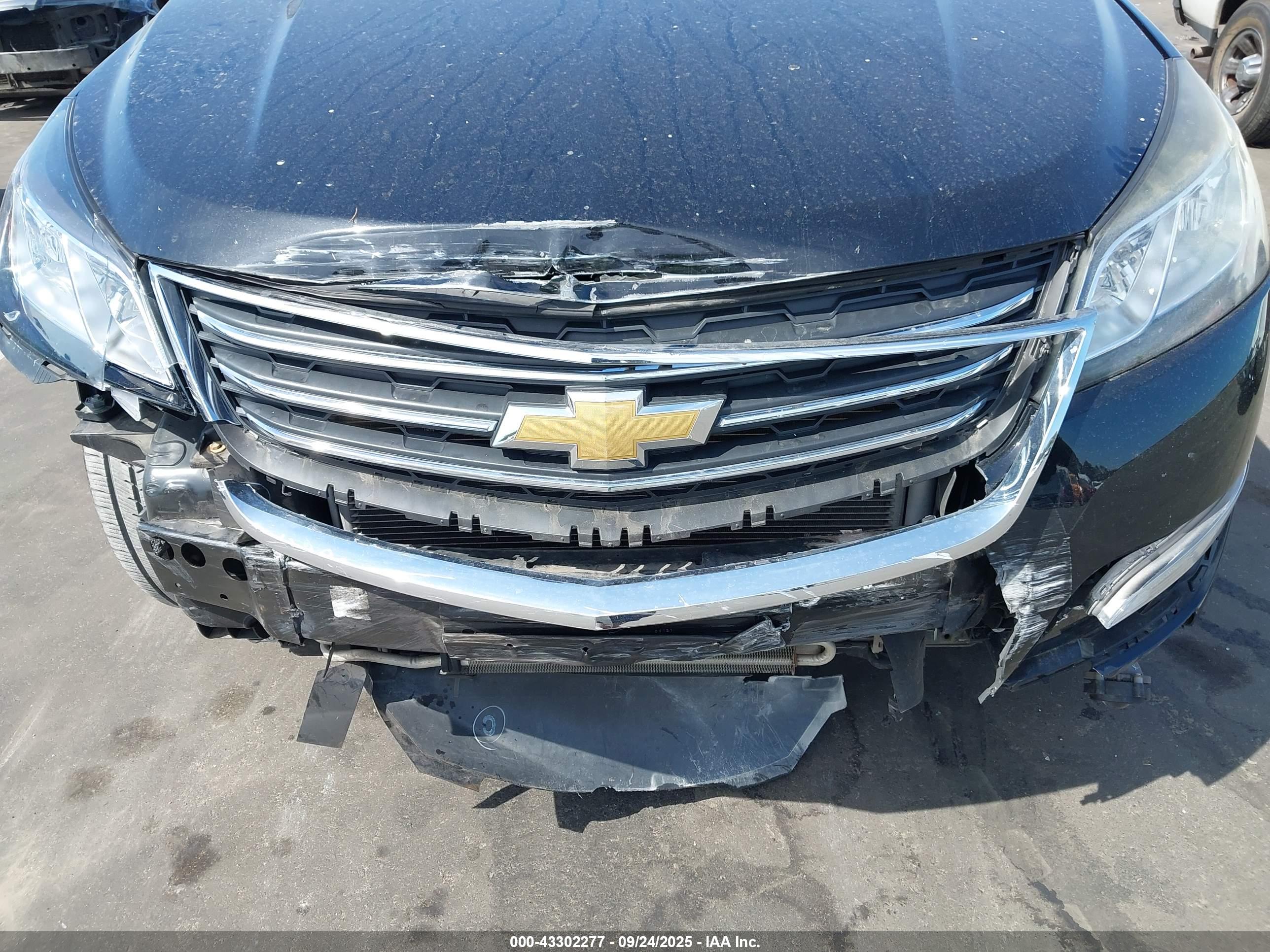 CHEVROLET TRAVERSE image 6