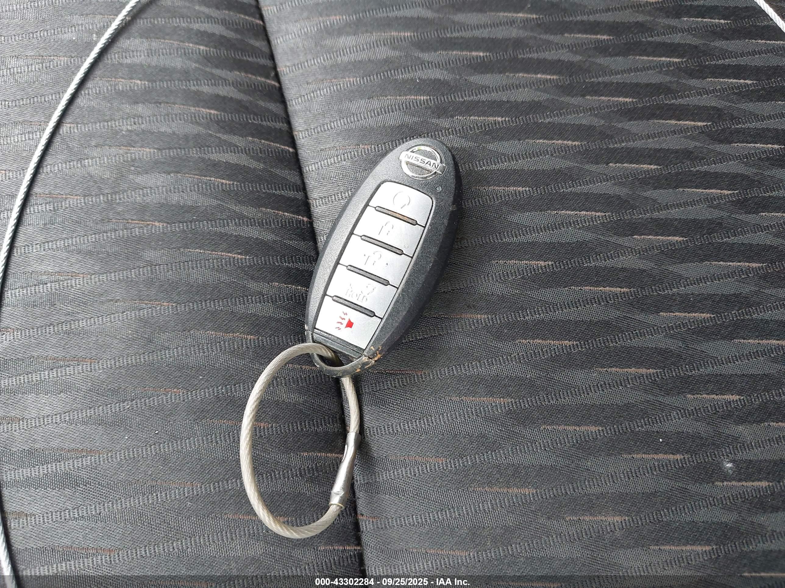 NISSAN ROGUE image 11