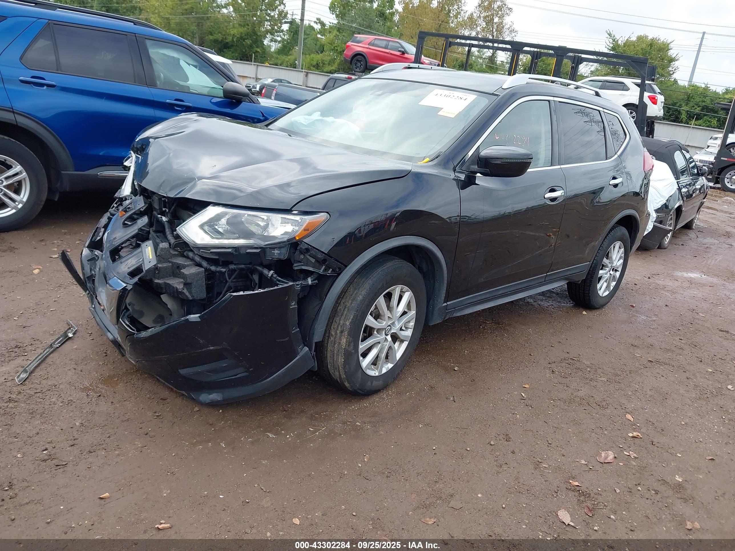NISSAN ROGUE image 2