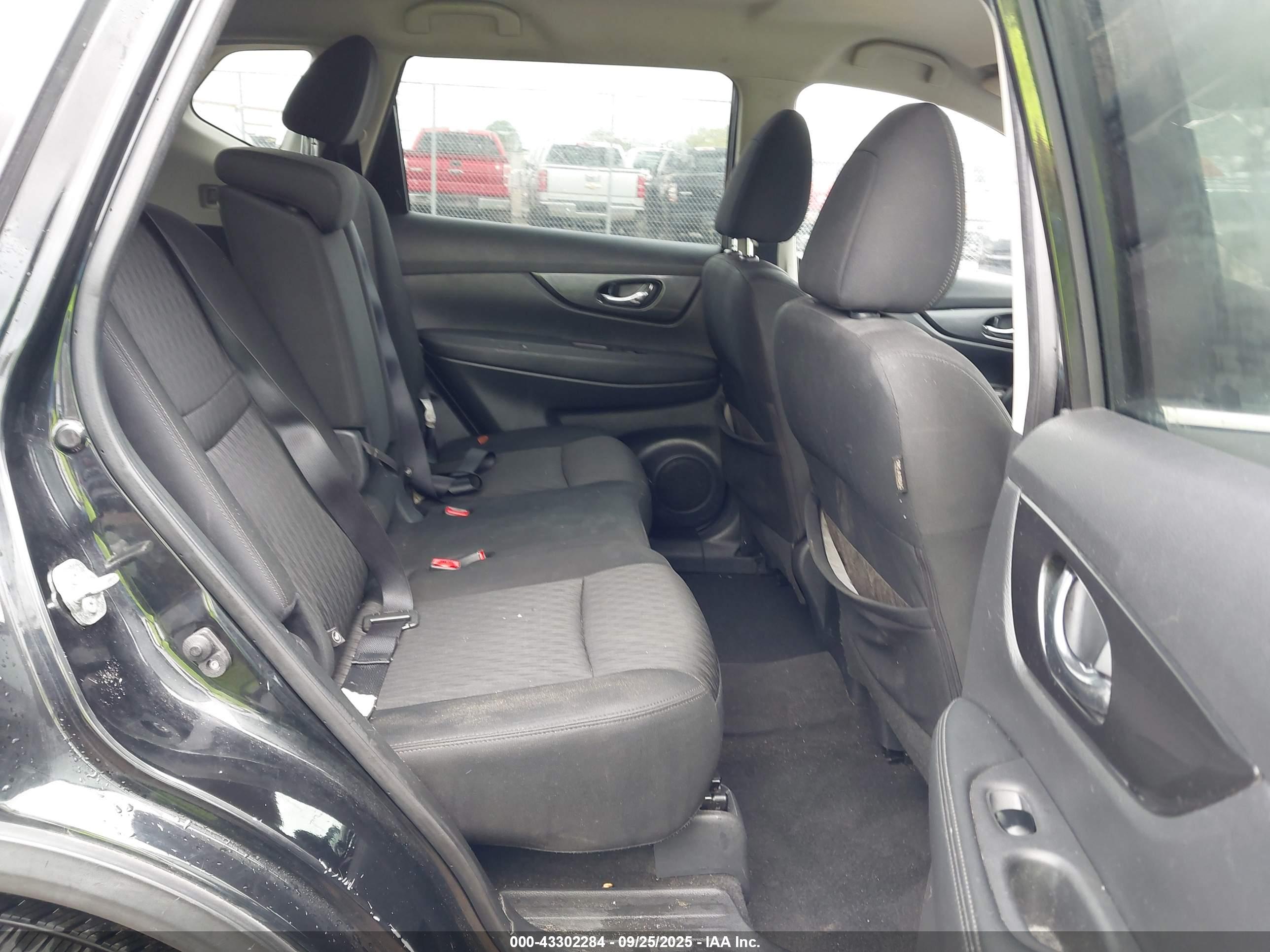 NISSAN ROGUE image 8