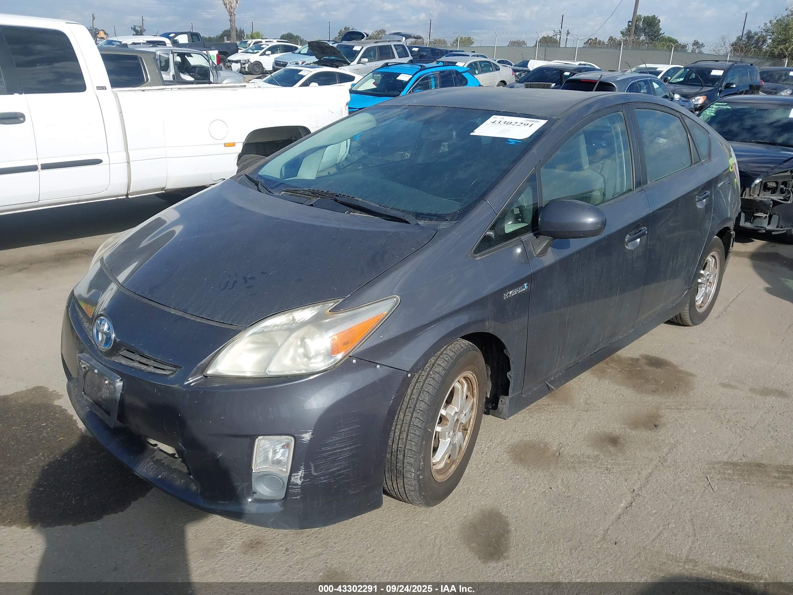 TOYOTA PRIUS image 2
