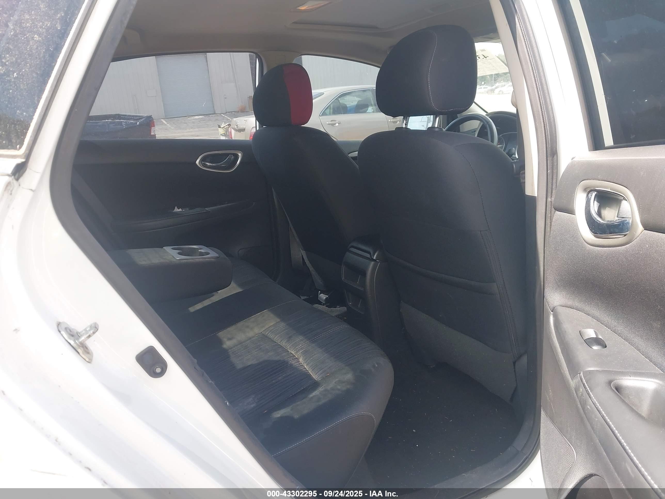 NISSAN SENTRA image 8